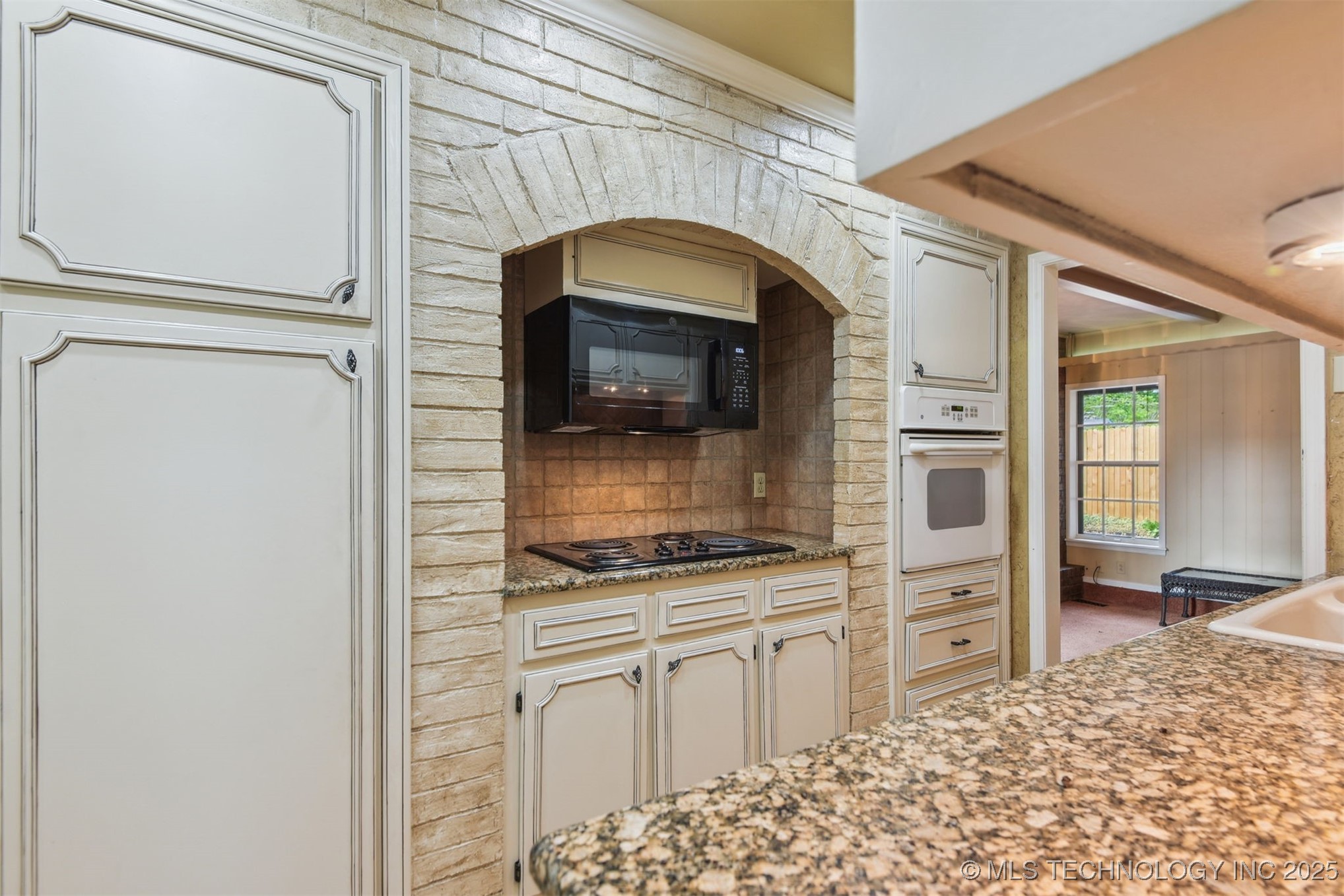 164 E 57th Place Property Photo 17