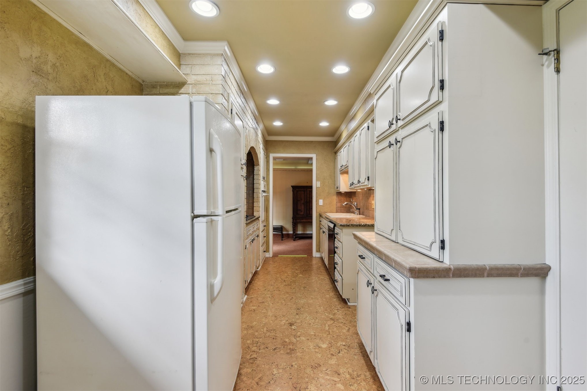 164 E 57th Place Property Photo 19
