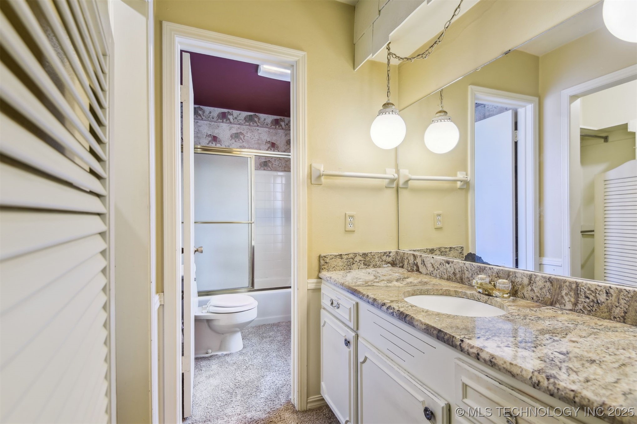 164 E 57th Place Property Photo 24