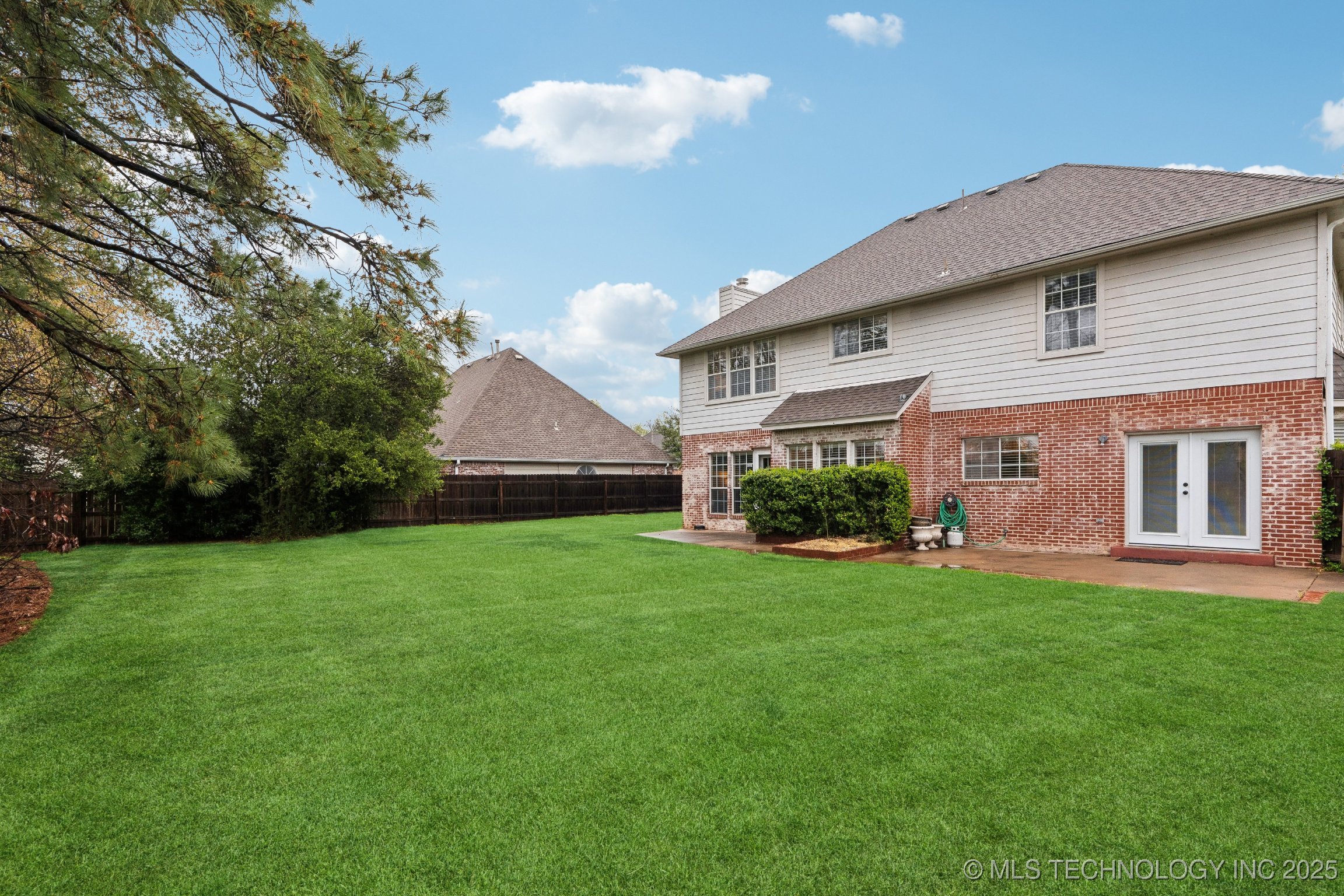 8710 S Delaware Place Property Photo 2