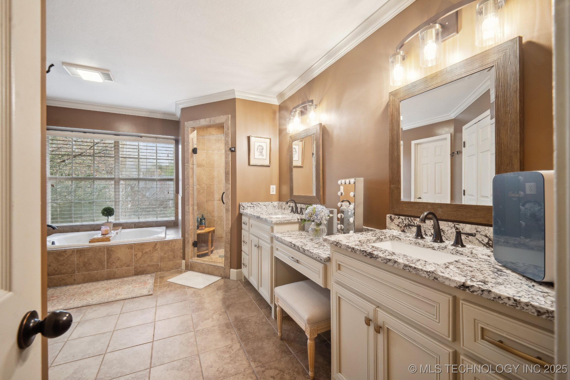 8710 S Delaware Place Property Photo 10