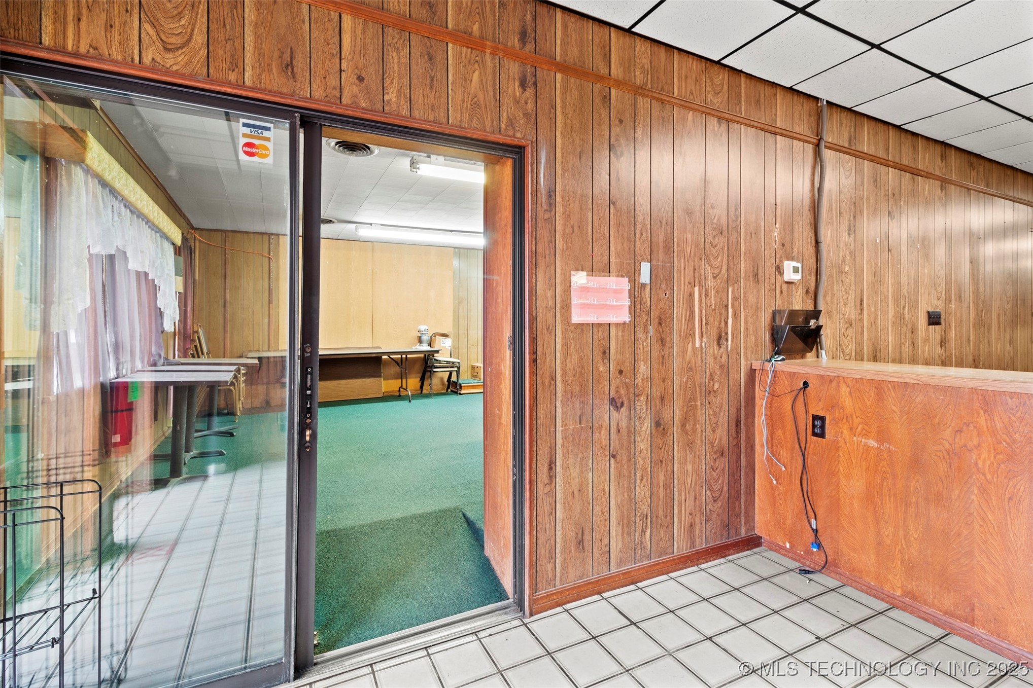 911 N Broadway Property Photo 18