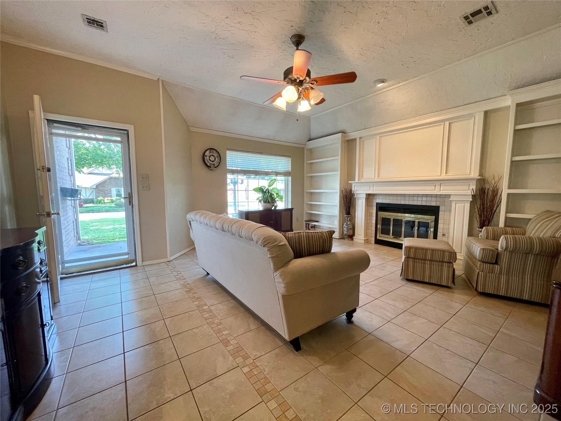 2806 Houston Street Property Photo 4