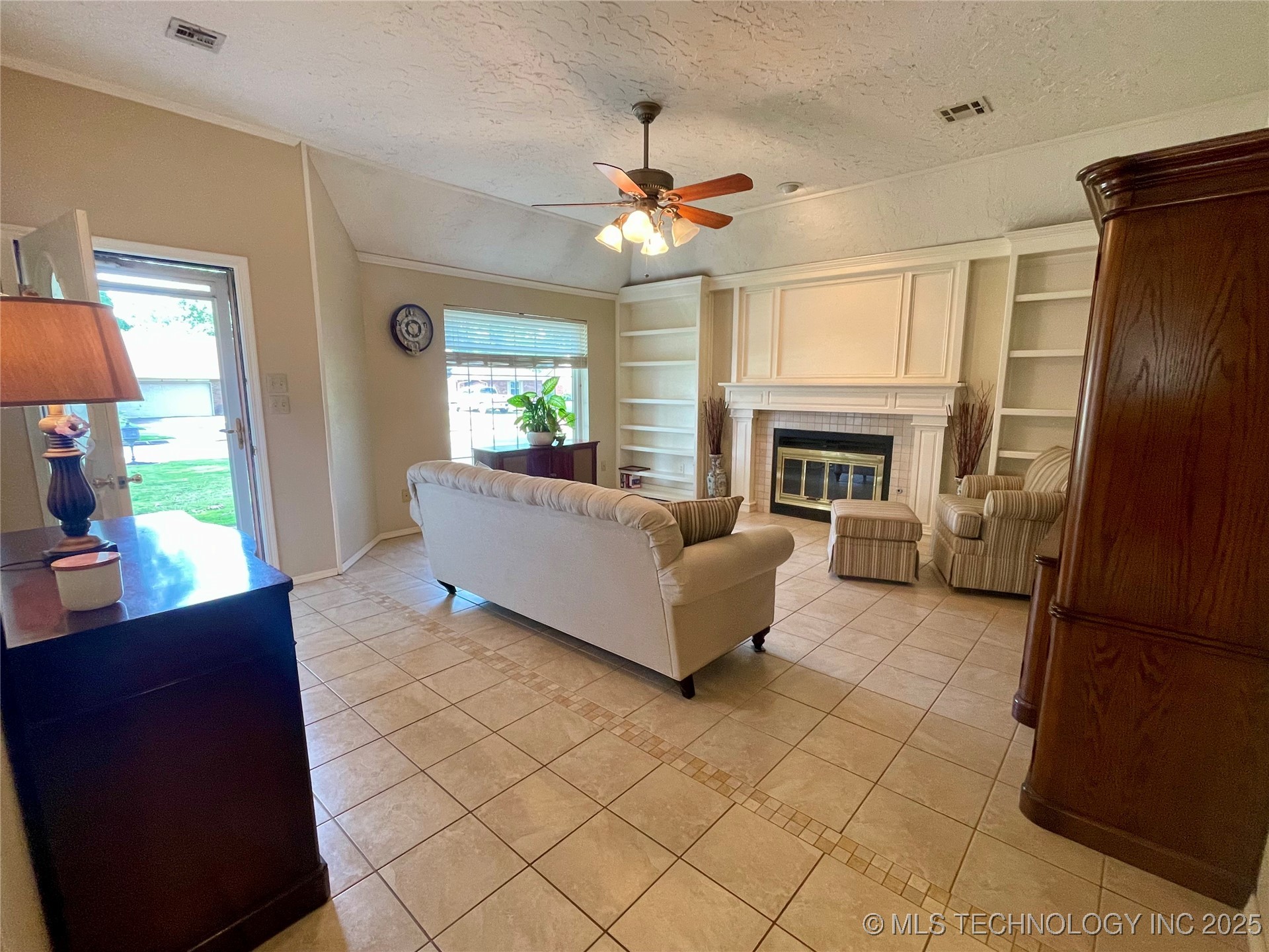 2806 Houston Street Property Photo 6