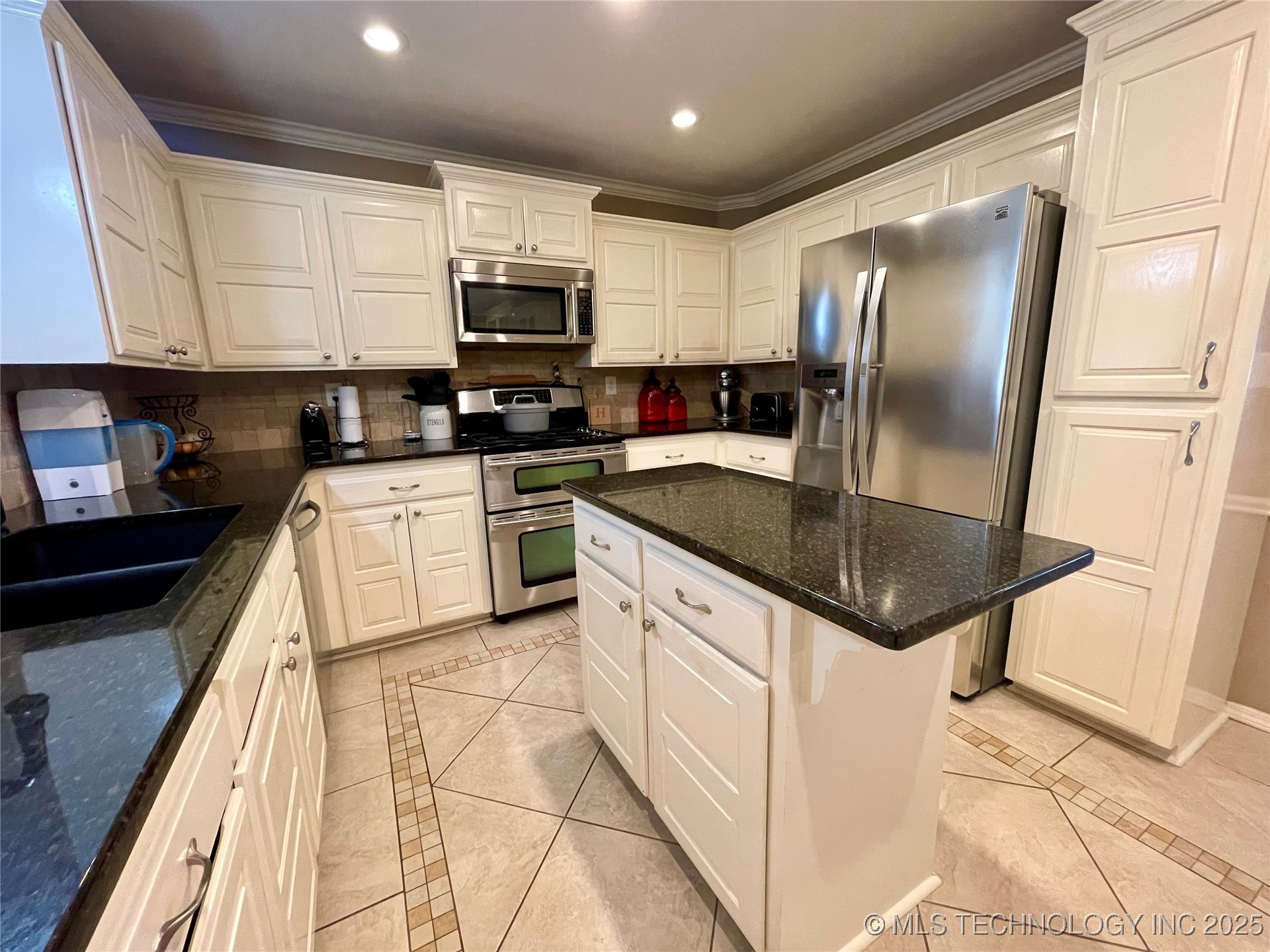 2806 Houston Street Property Photo 7