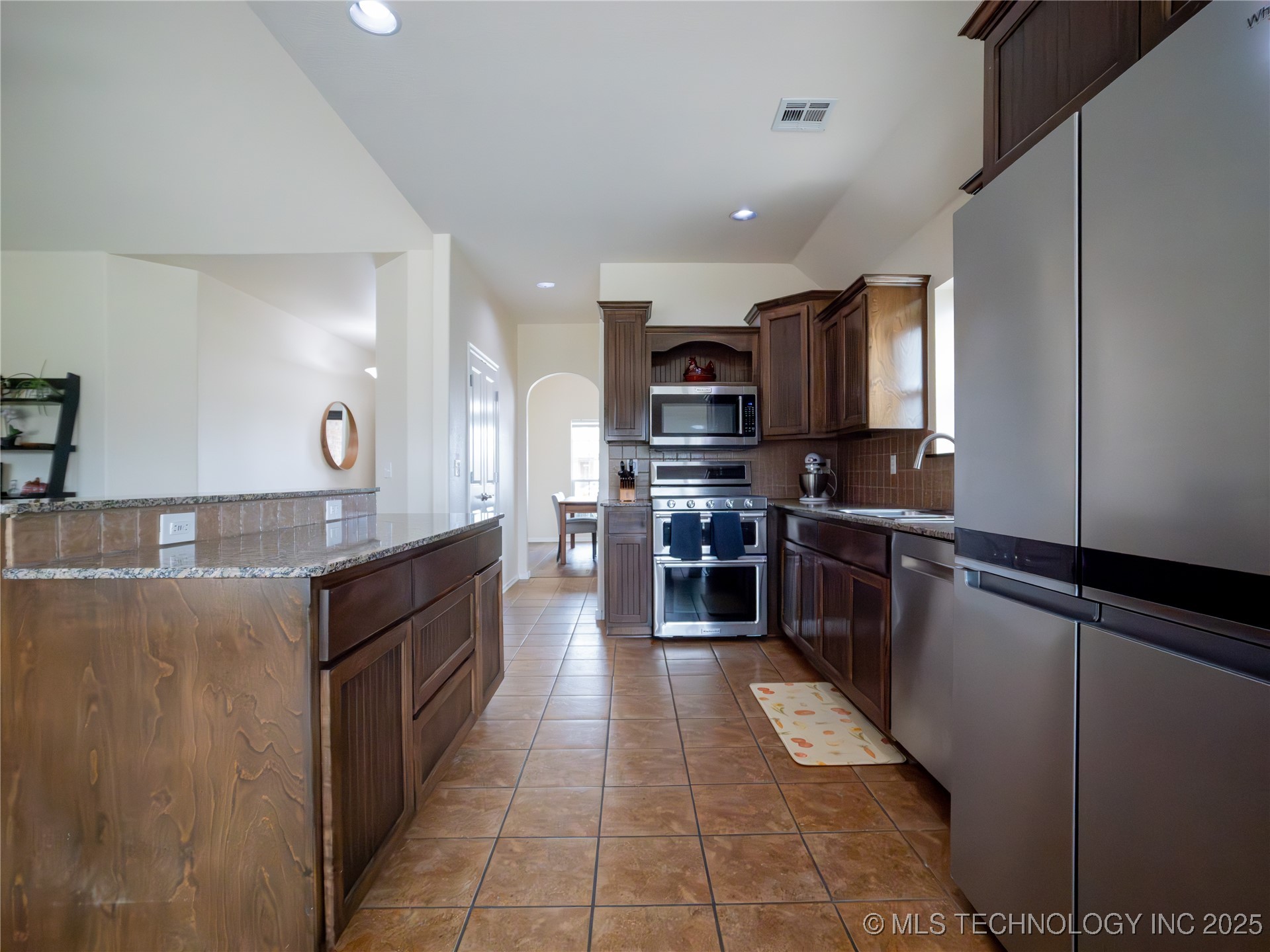9006 N 156th East Avenue Property Photo 14