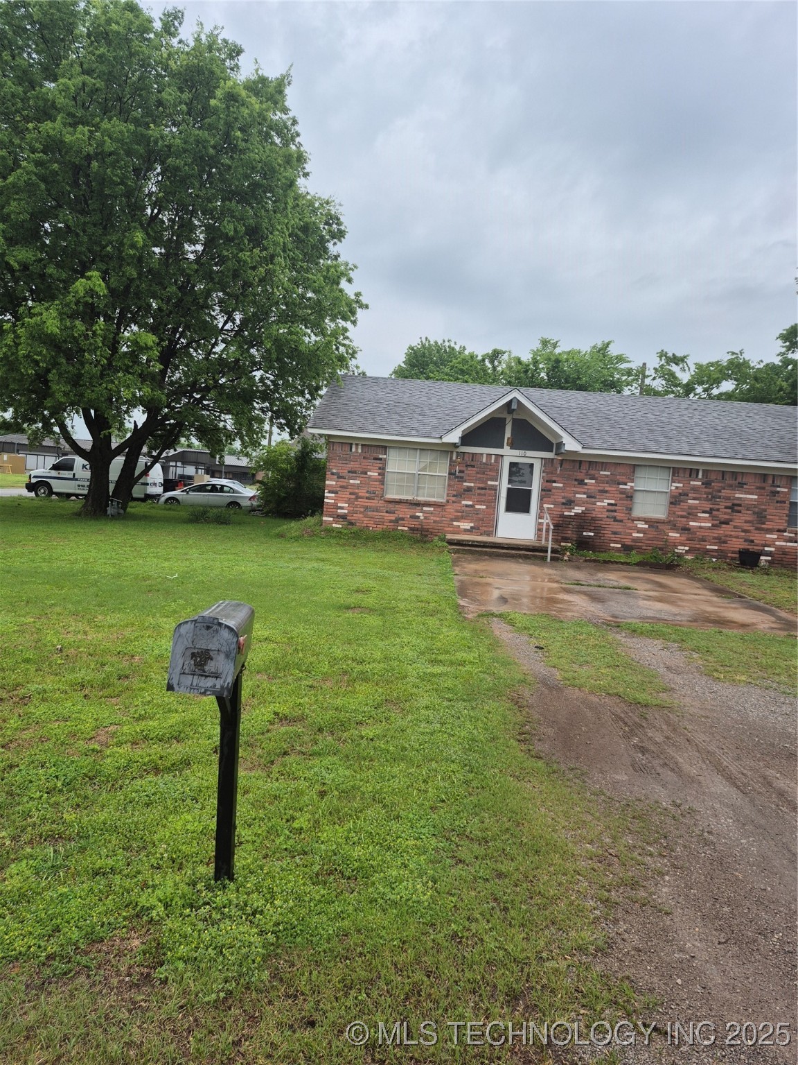 110 S E Avenue Property Photo 1