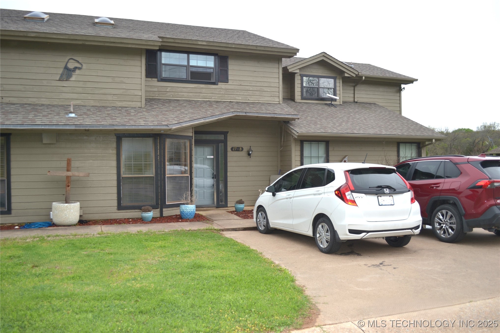 17 Valley View Drive B Property Photo