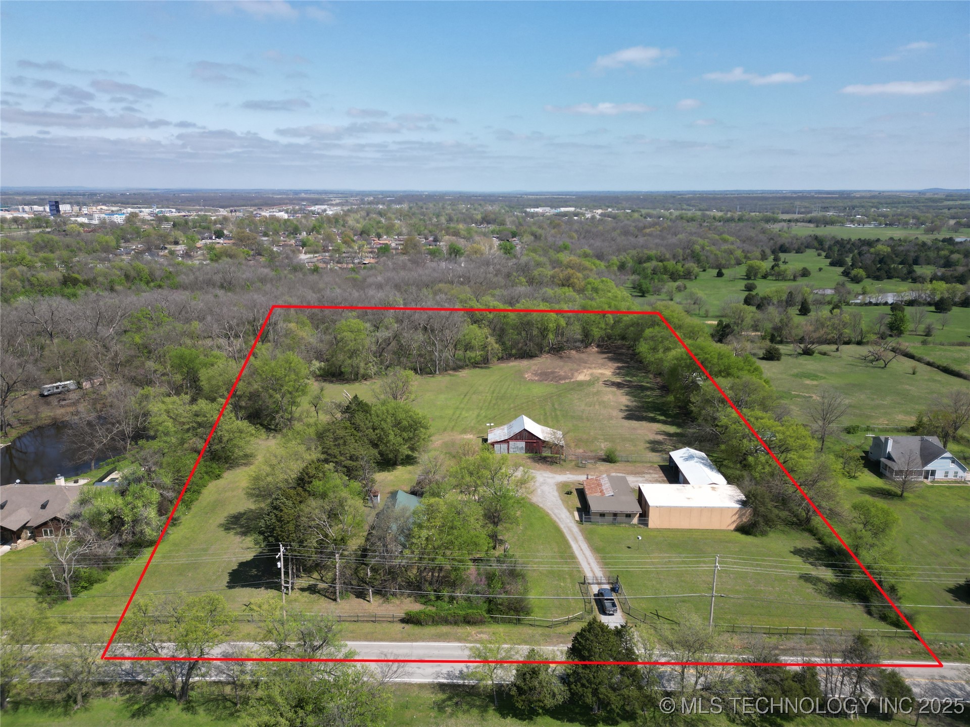 525 S Lynn Lane Road Property Photo