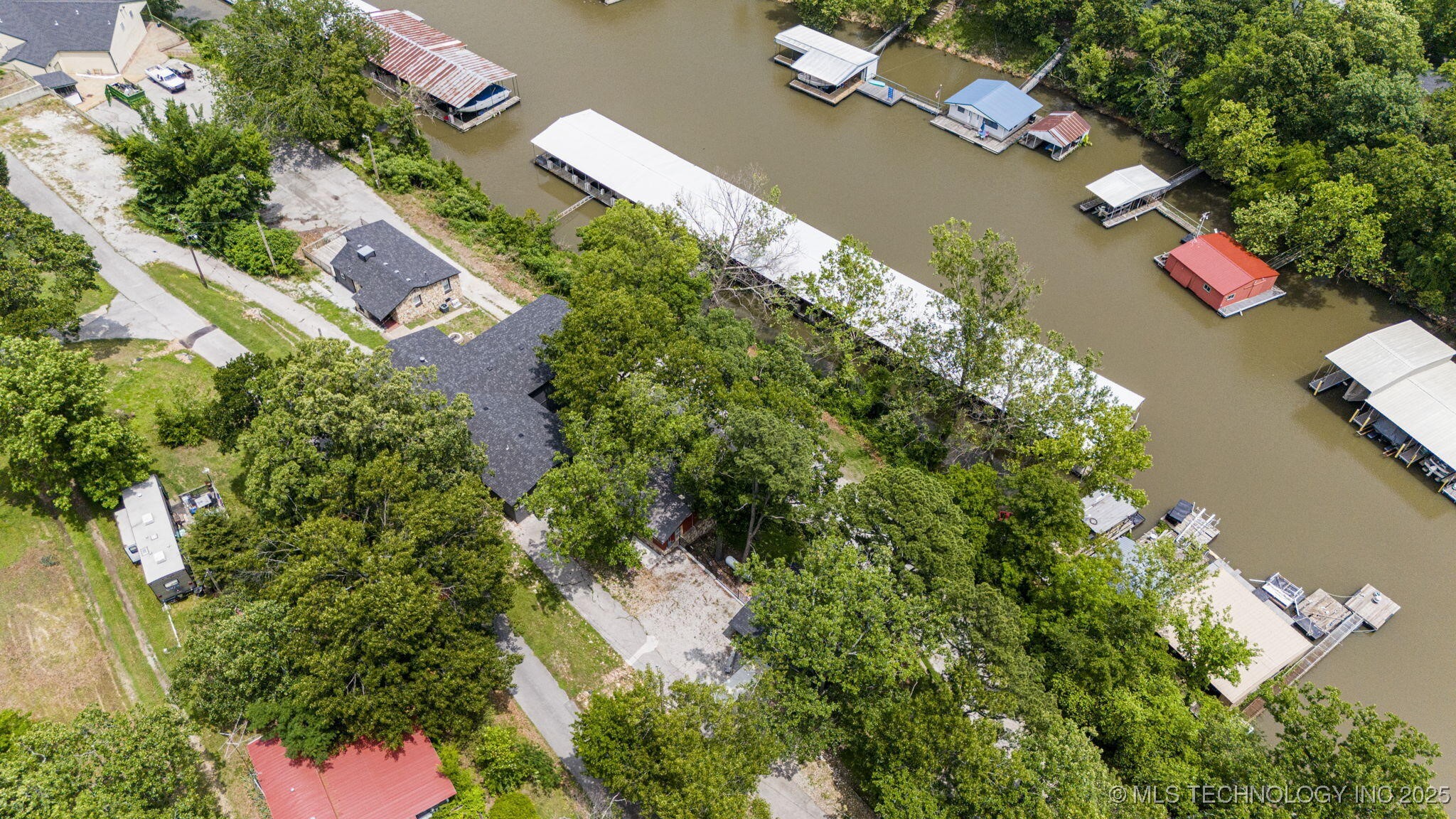 550 Morrow Drive Property Photo 12
