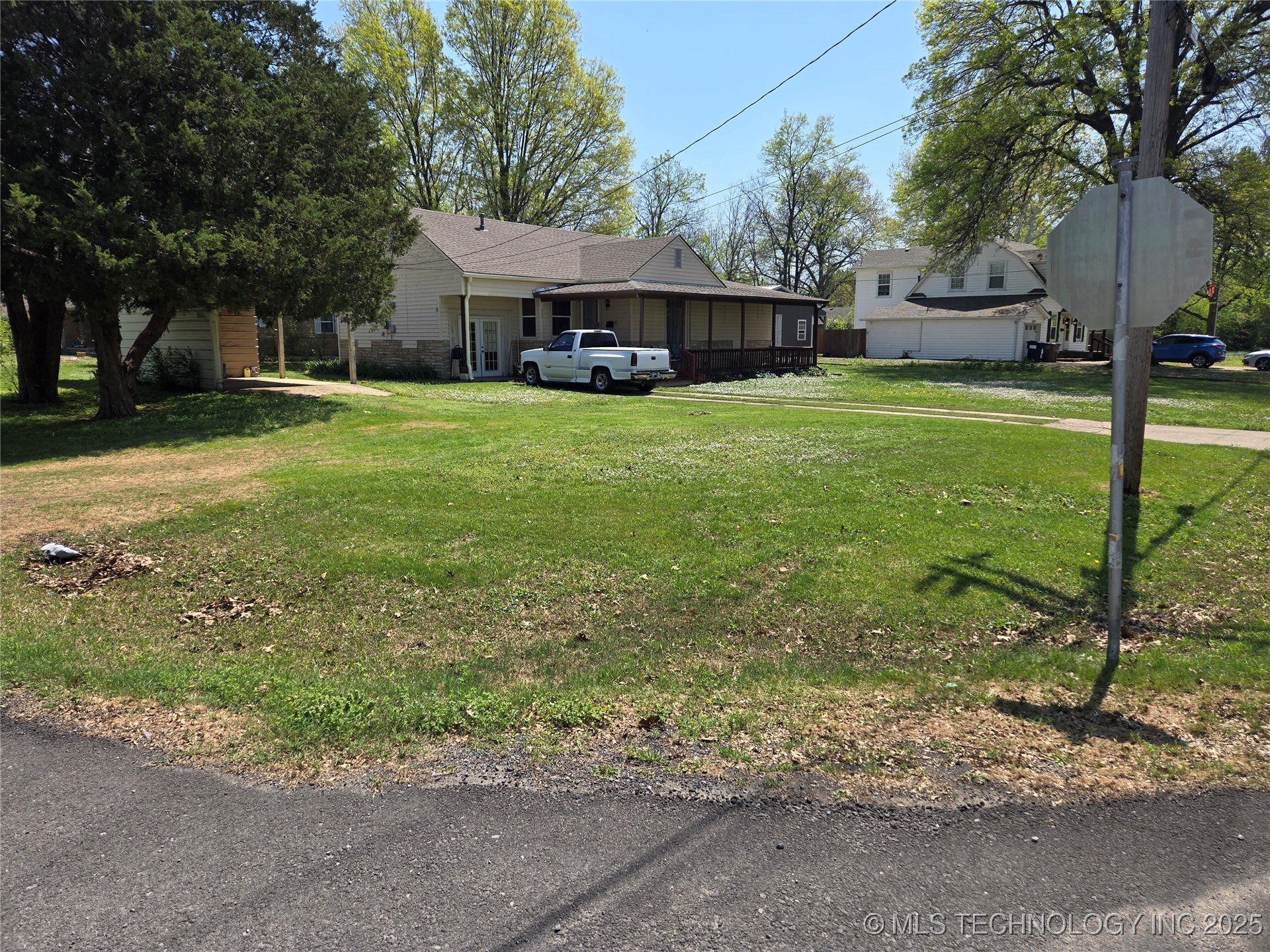 910 N Parkinson Avenue Property Photo