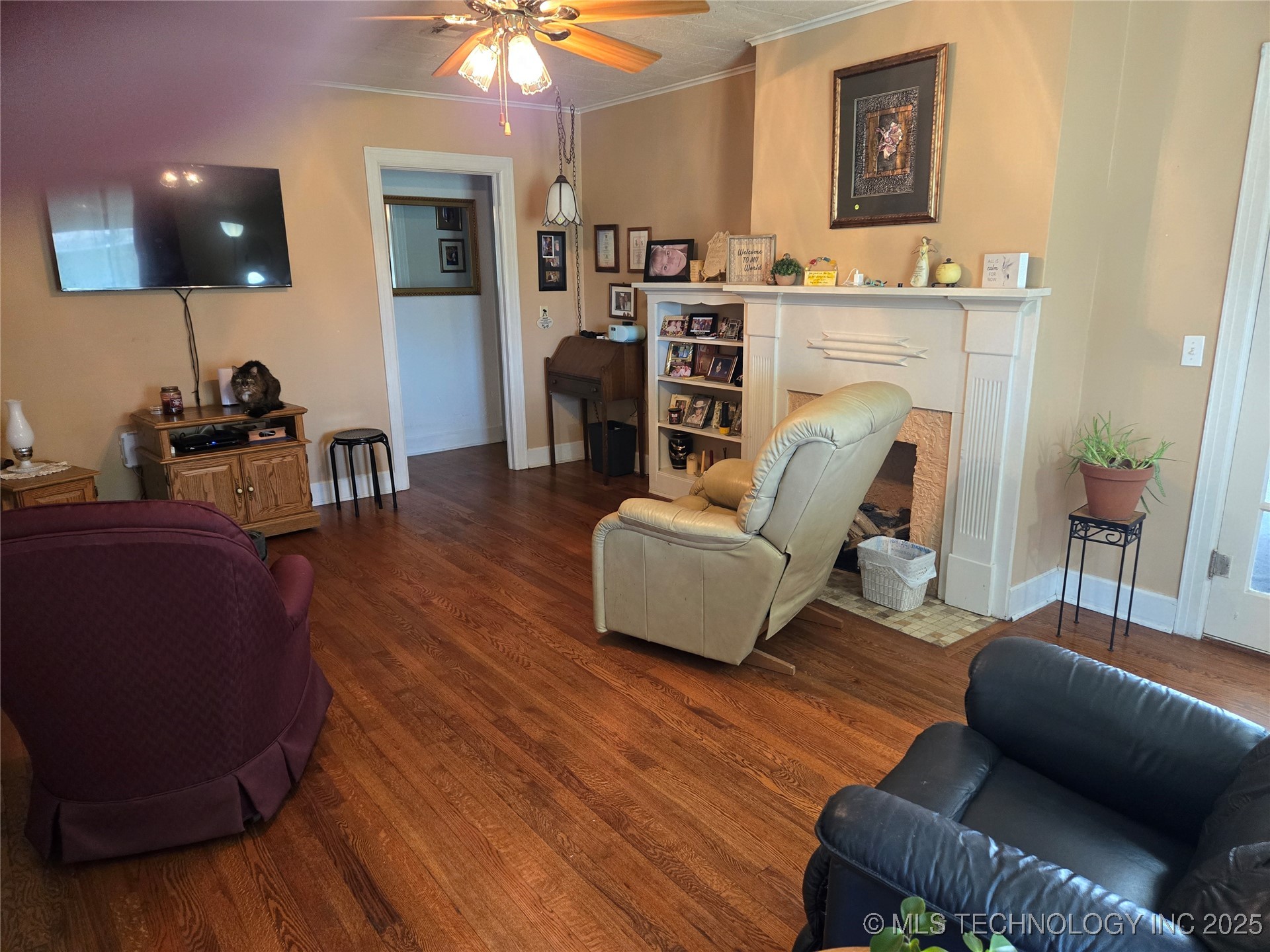 910 N Parkinson Avenue Property Photo 3