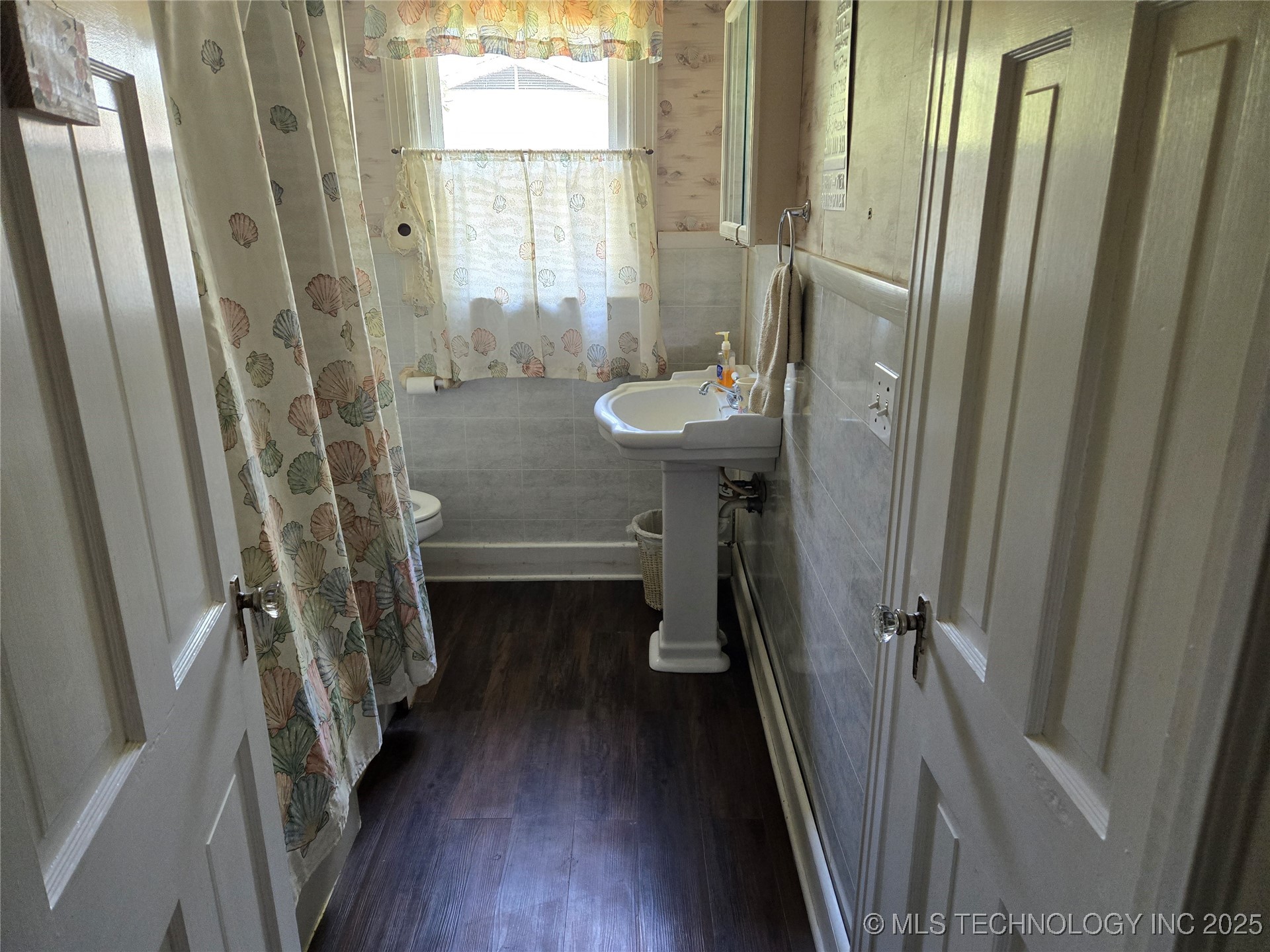 910 N Parkinson Avenue Property Photo 6