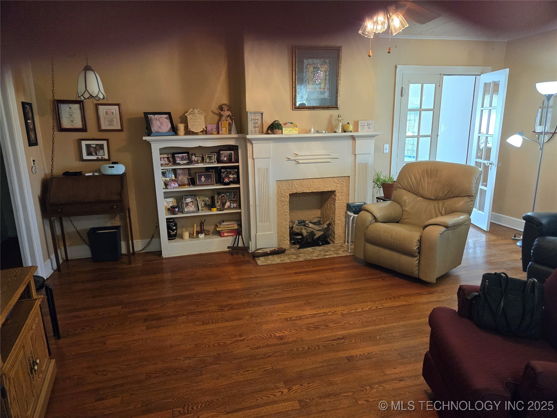 910 N Parkinson Avenue Property Photo 14