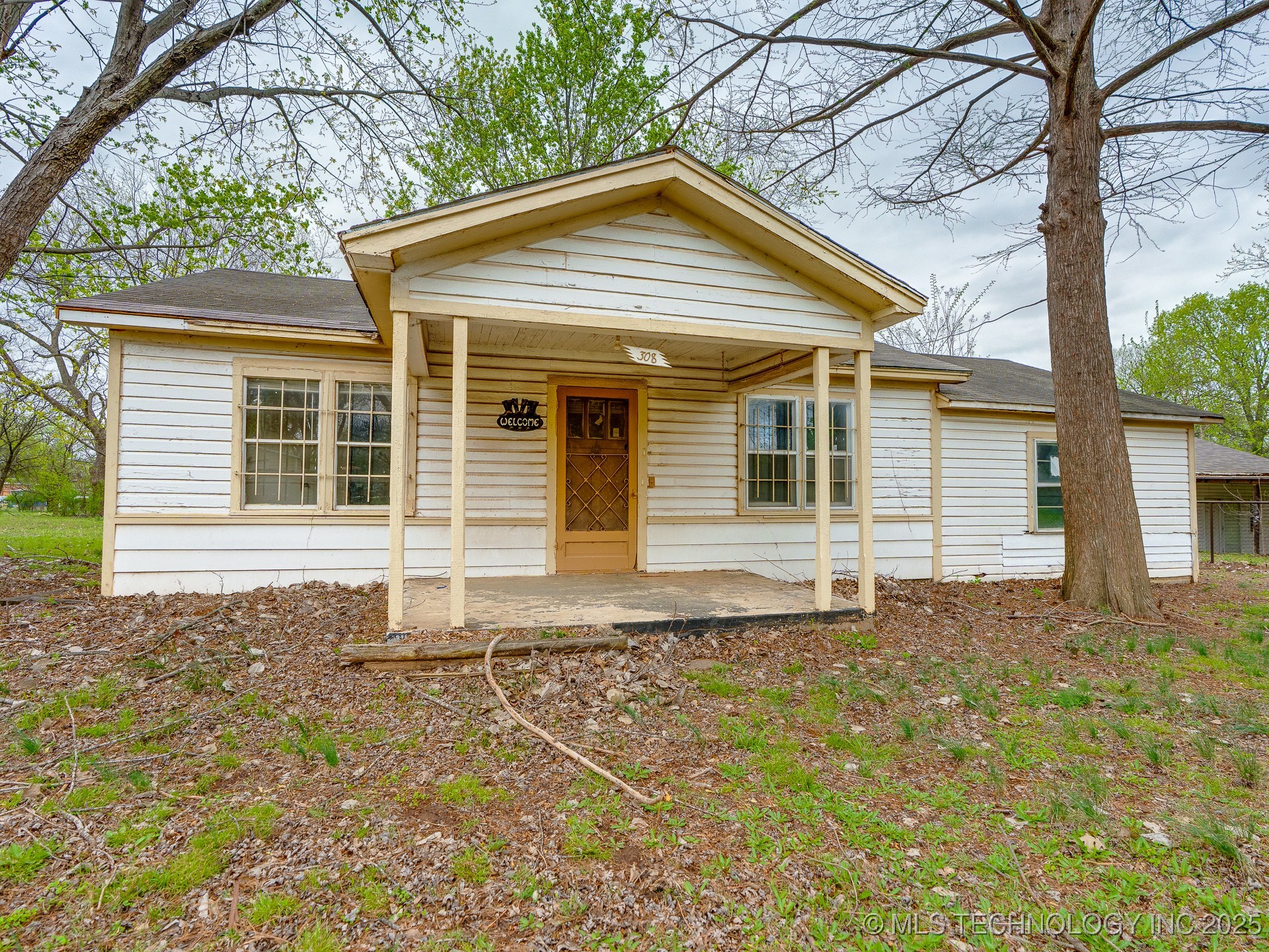 308 N Clayton Property Photo 1