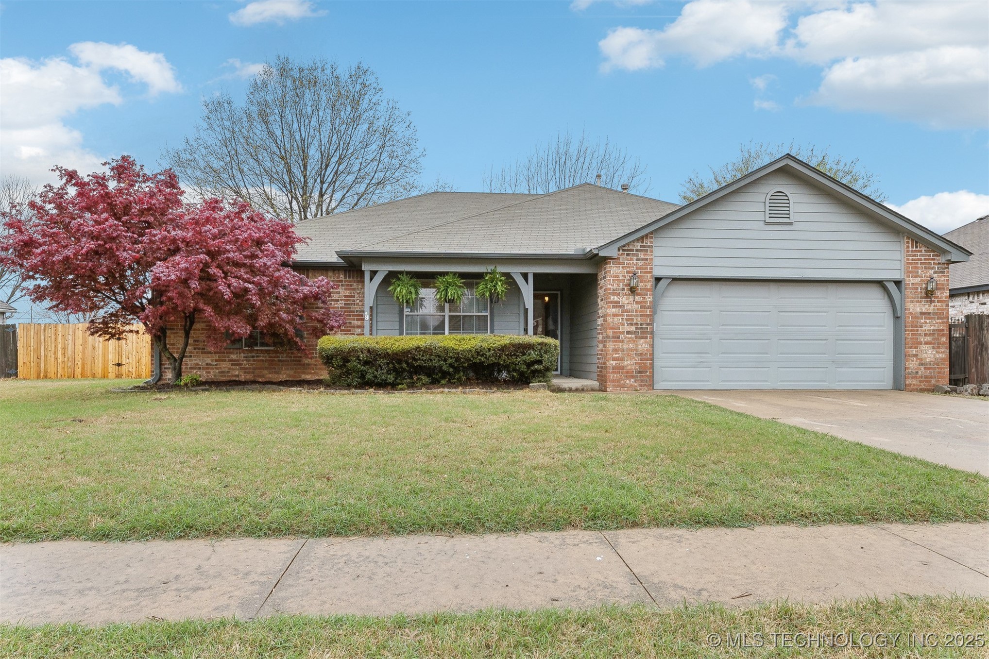 11718 S Gum Avenue Property Photo 1