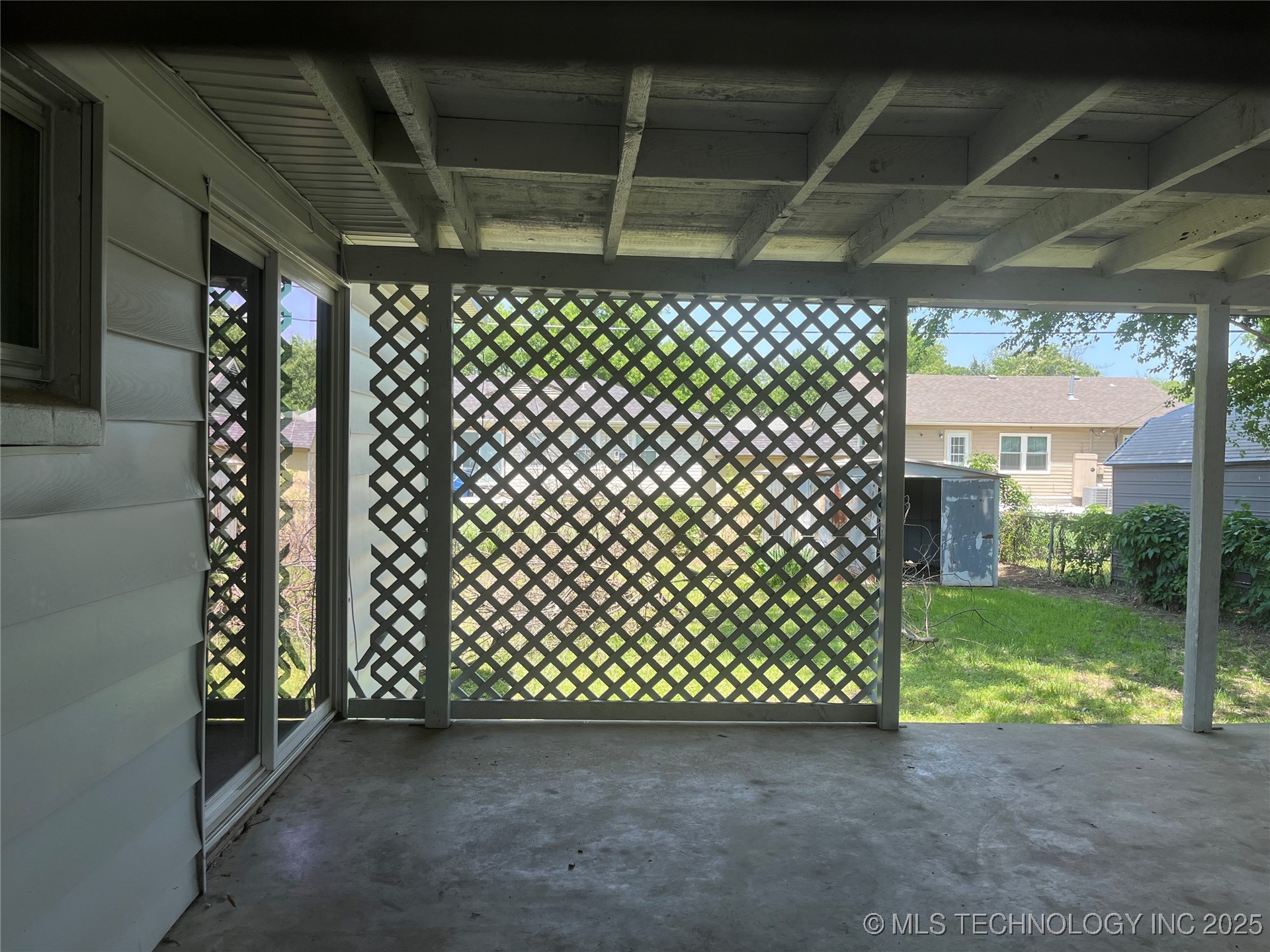 1421 E 50th Street S Property Photo 12
