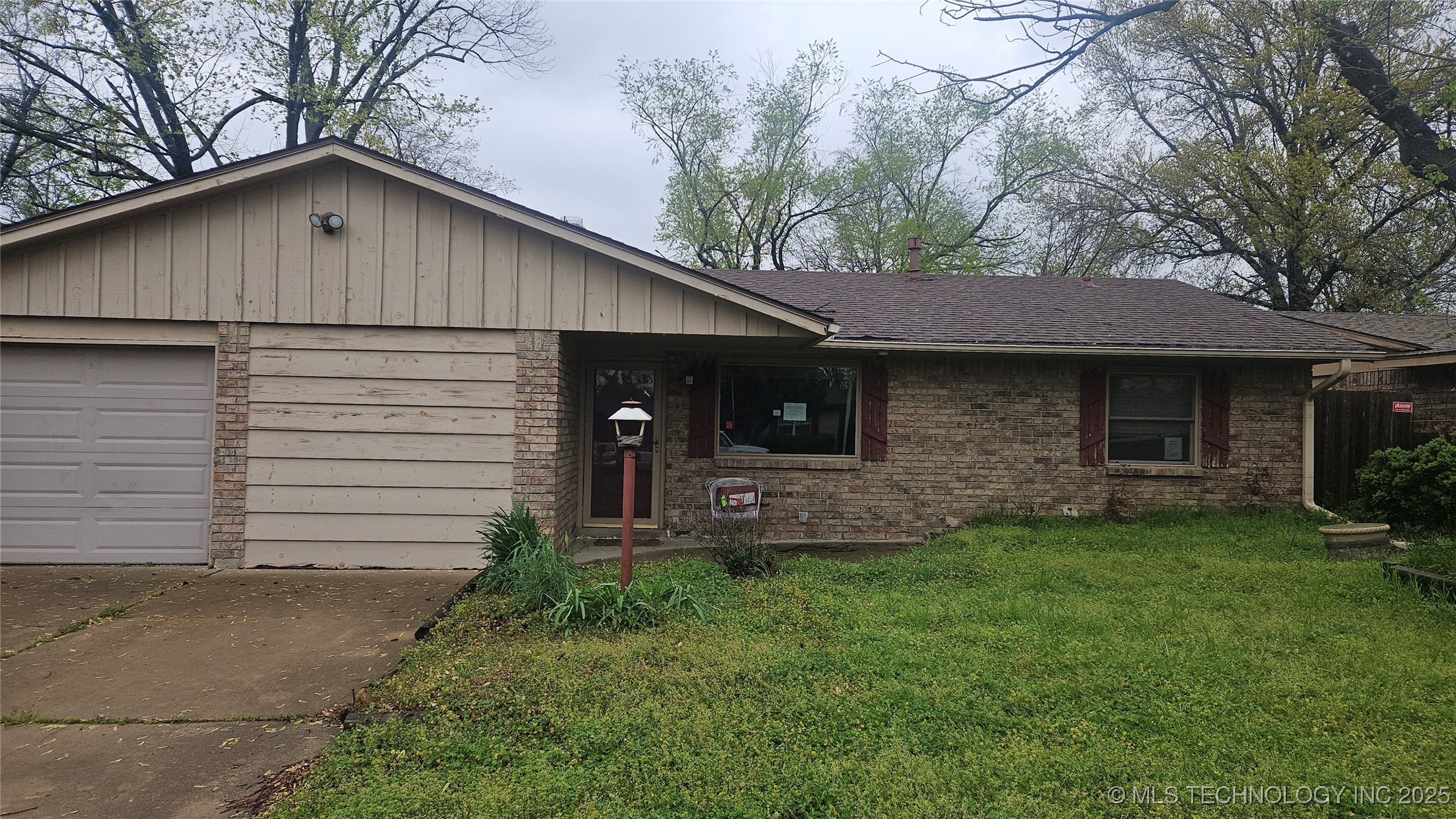 12019 E 26th Street Property Photo 1
