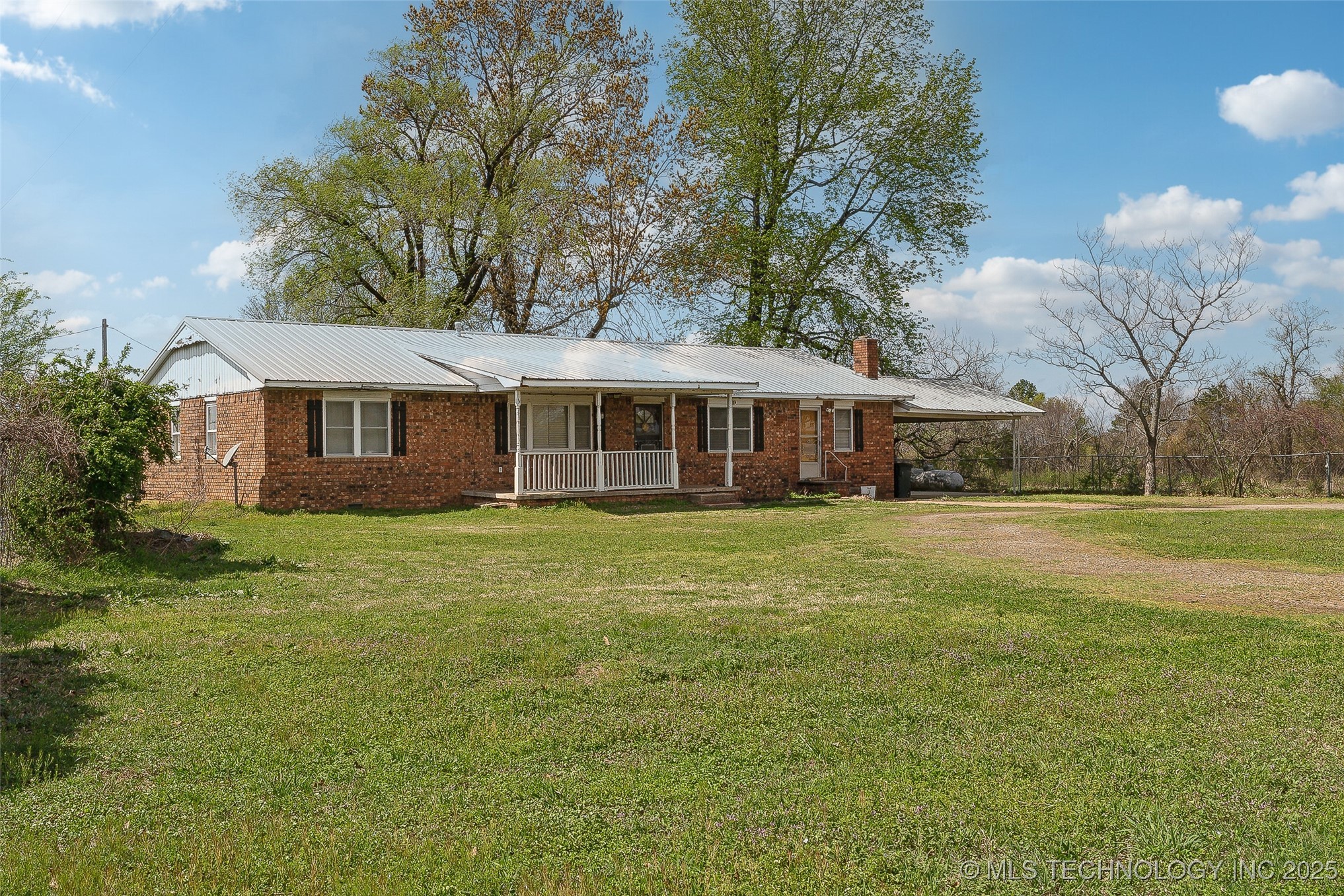 40067 S County Line Road Property Photo