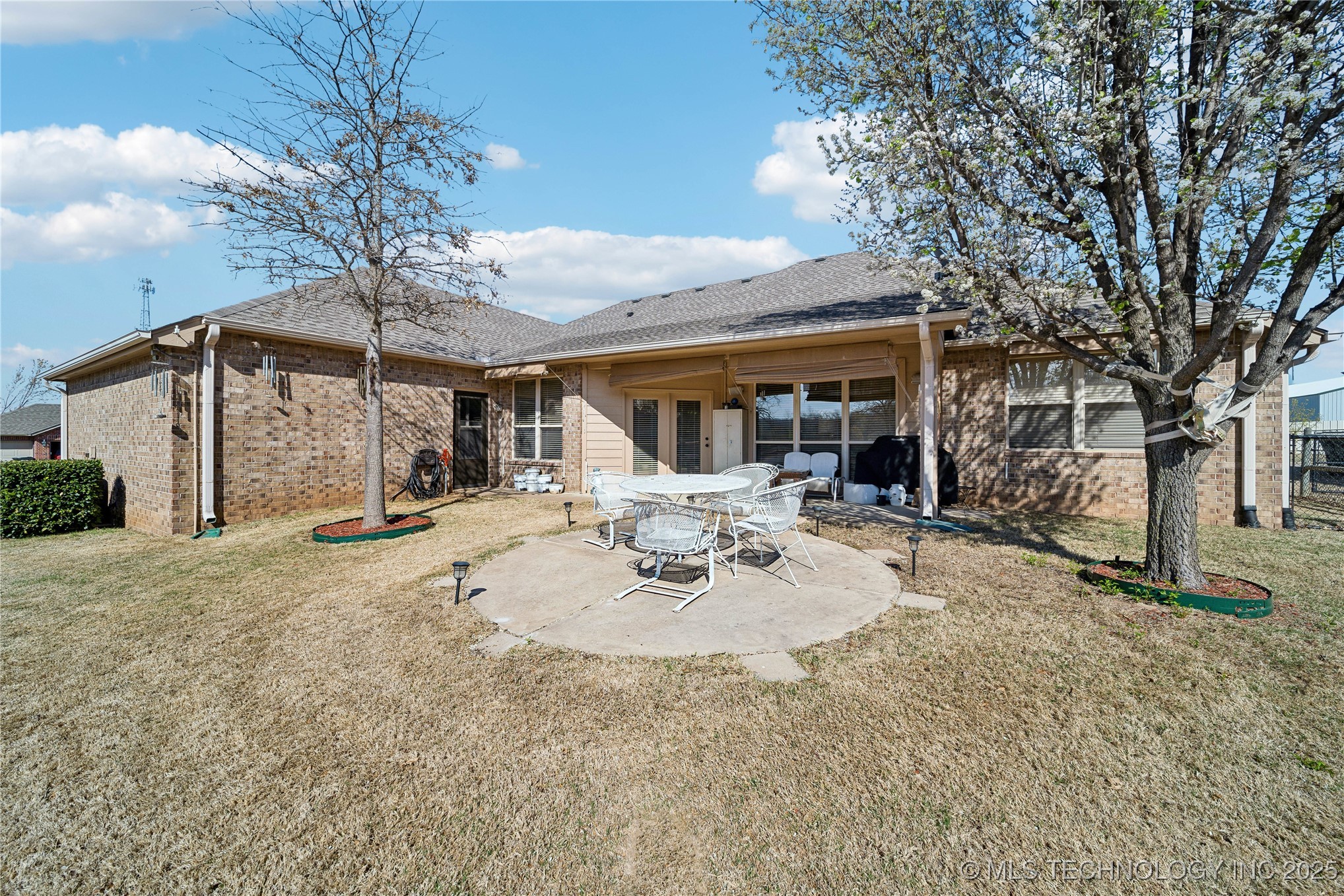 2792 Stoney Court Property Photo 4