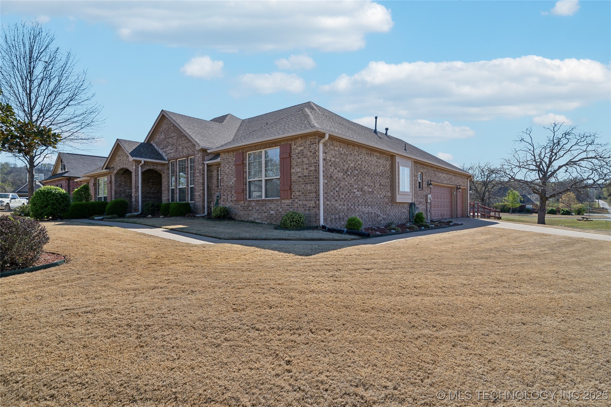 2792 Stoney Court Property Photo 5