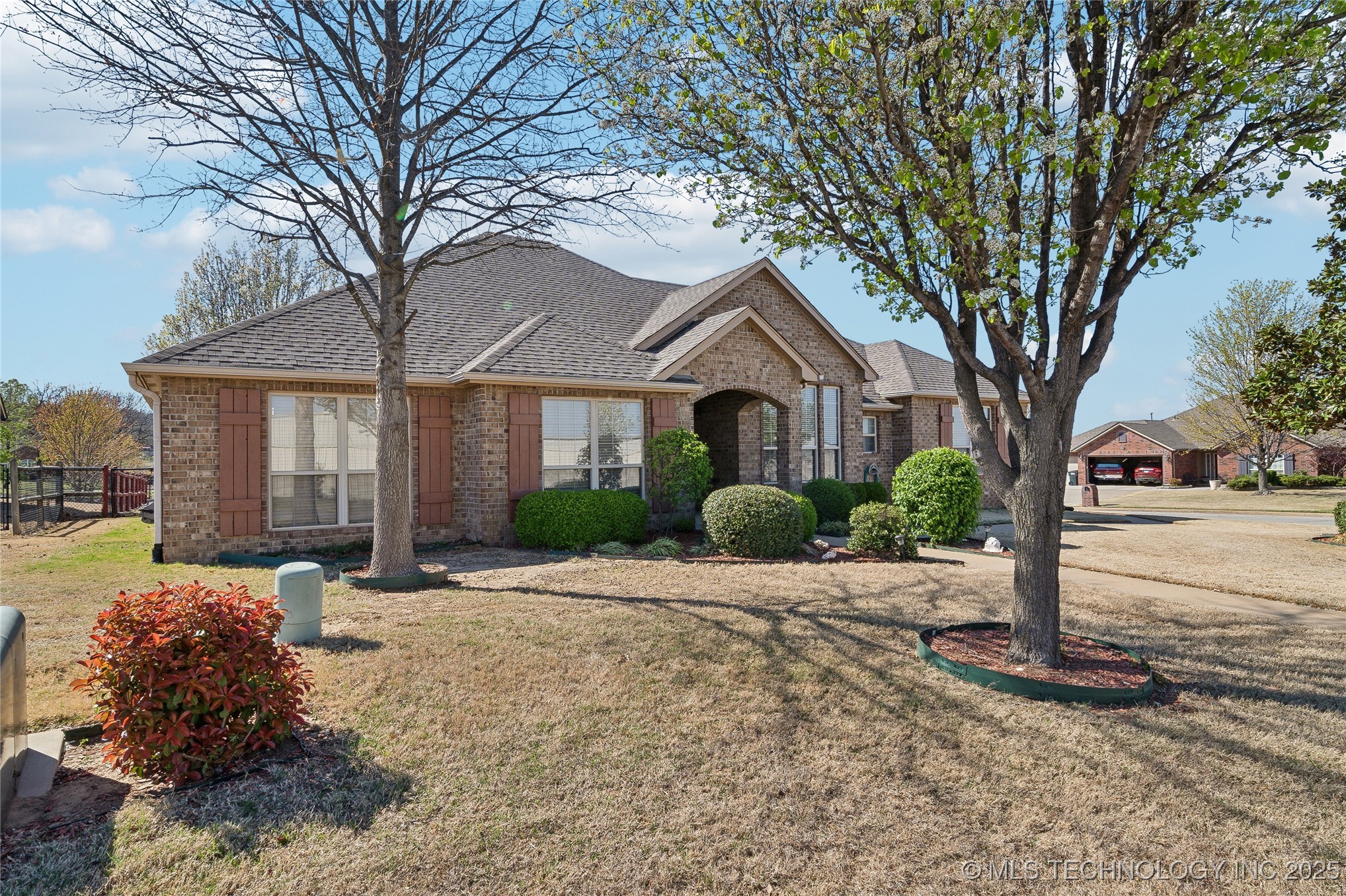 2792 Stoney Court Property Photo 6