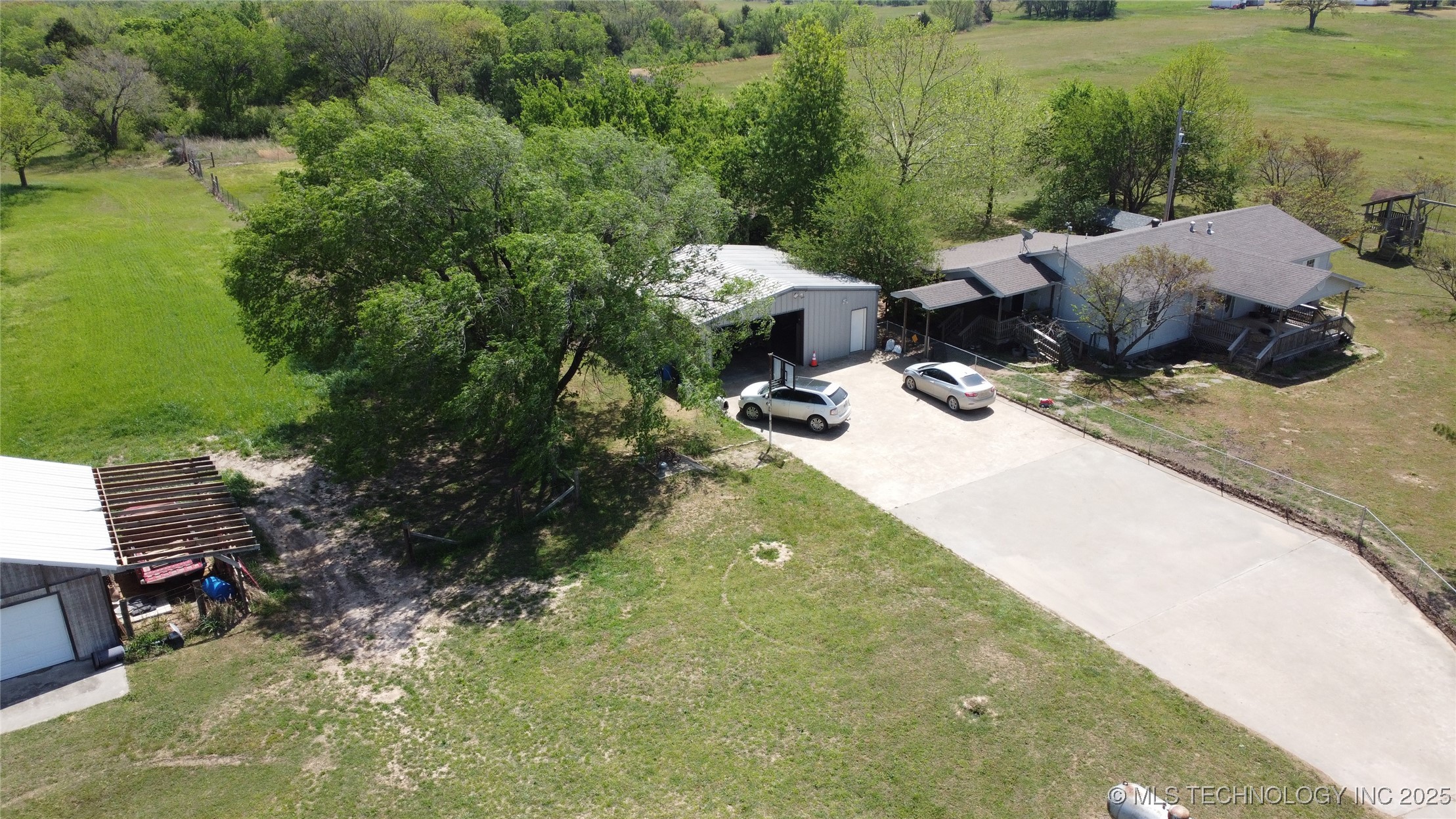 98148 Highway 48 Property Photo