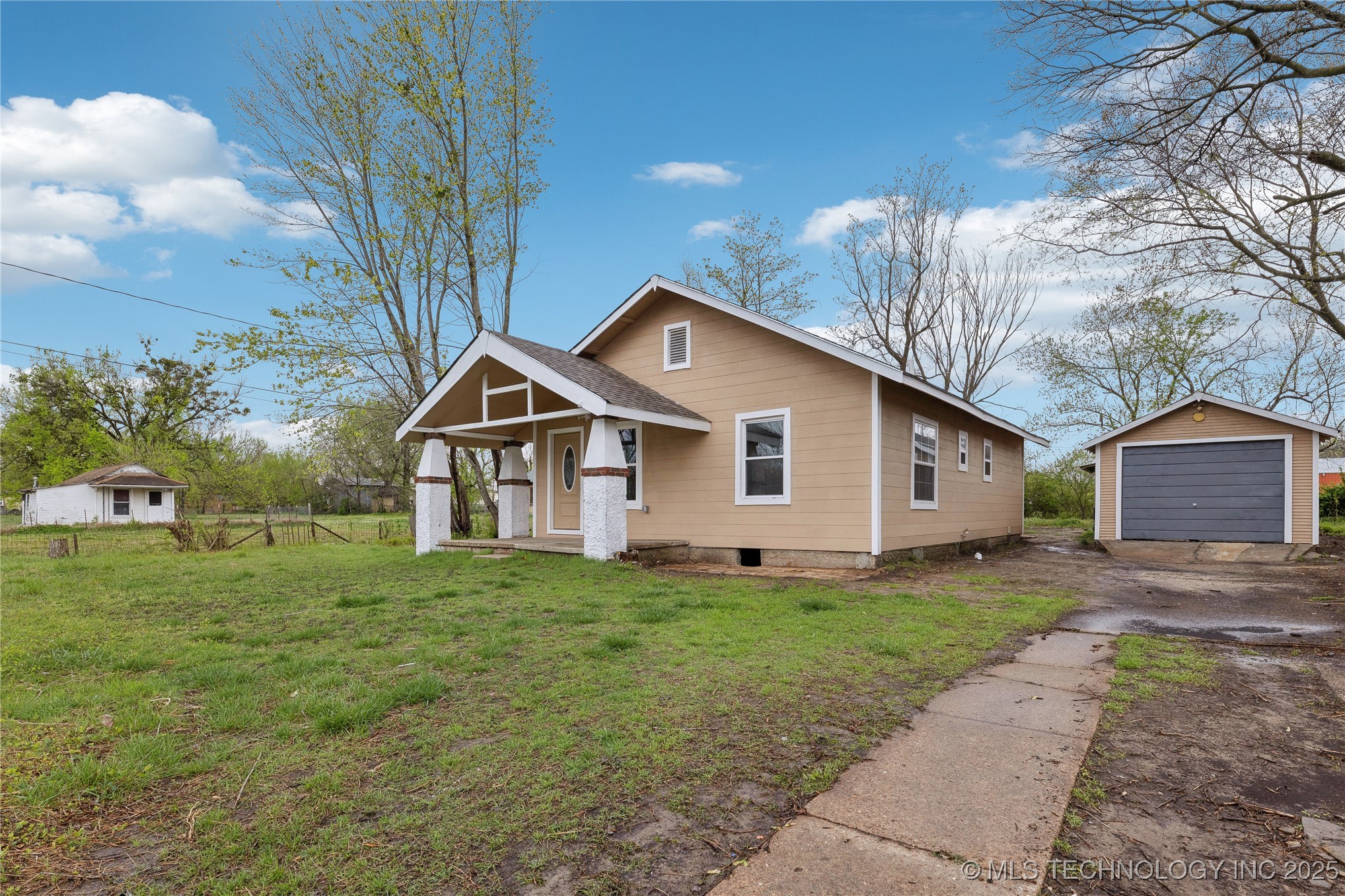 825 S L Street Property Photo