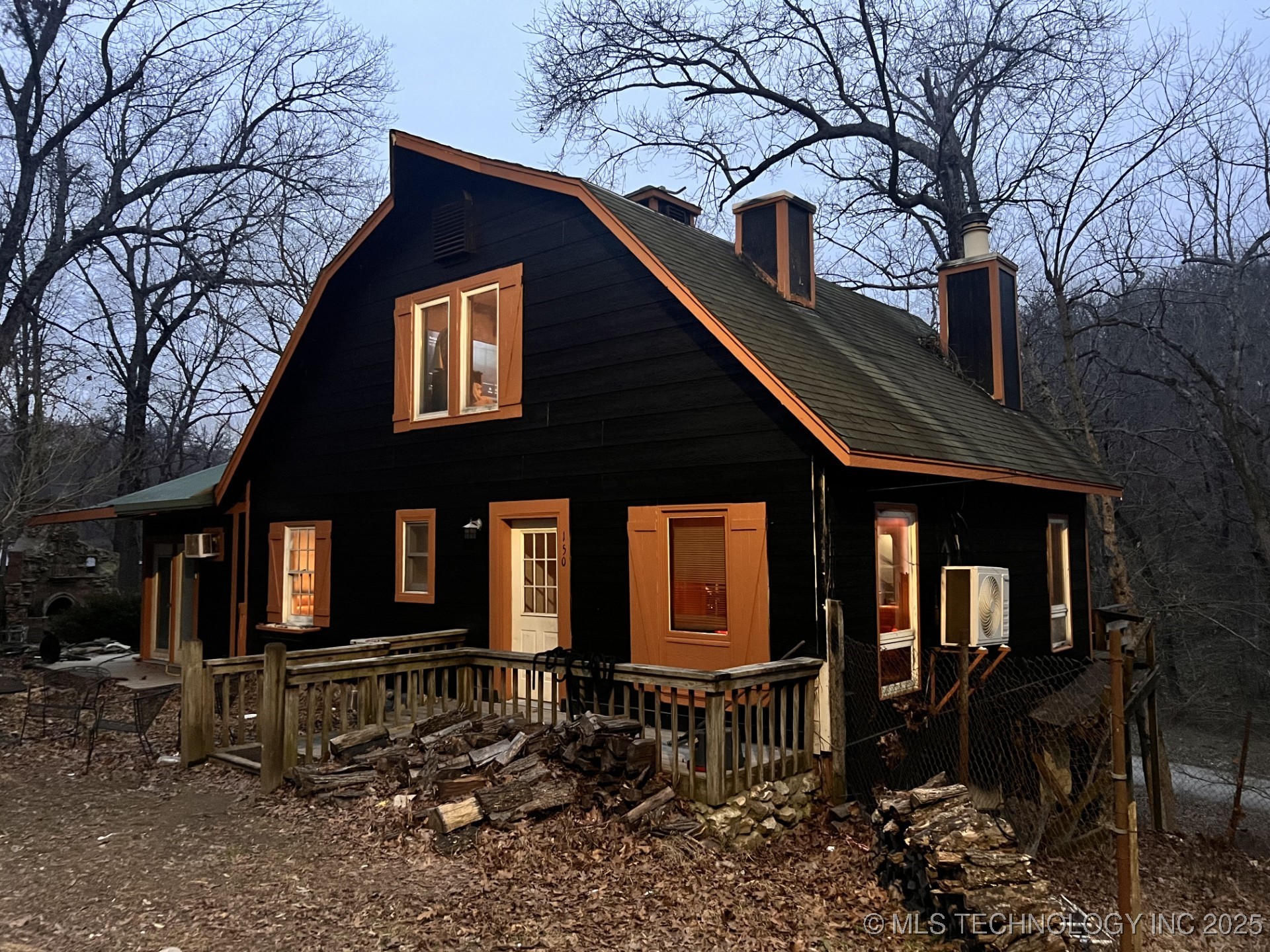 150 Oaks Road Property Photo