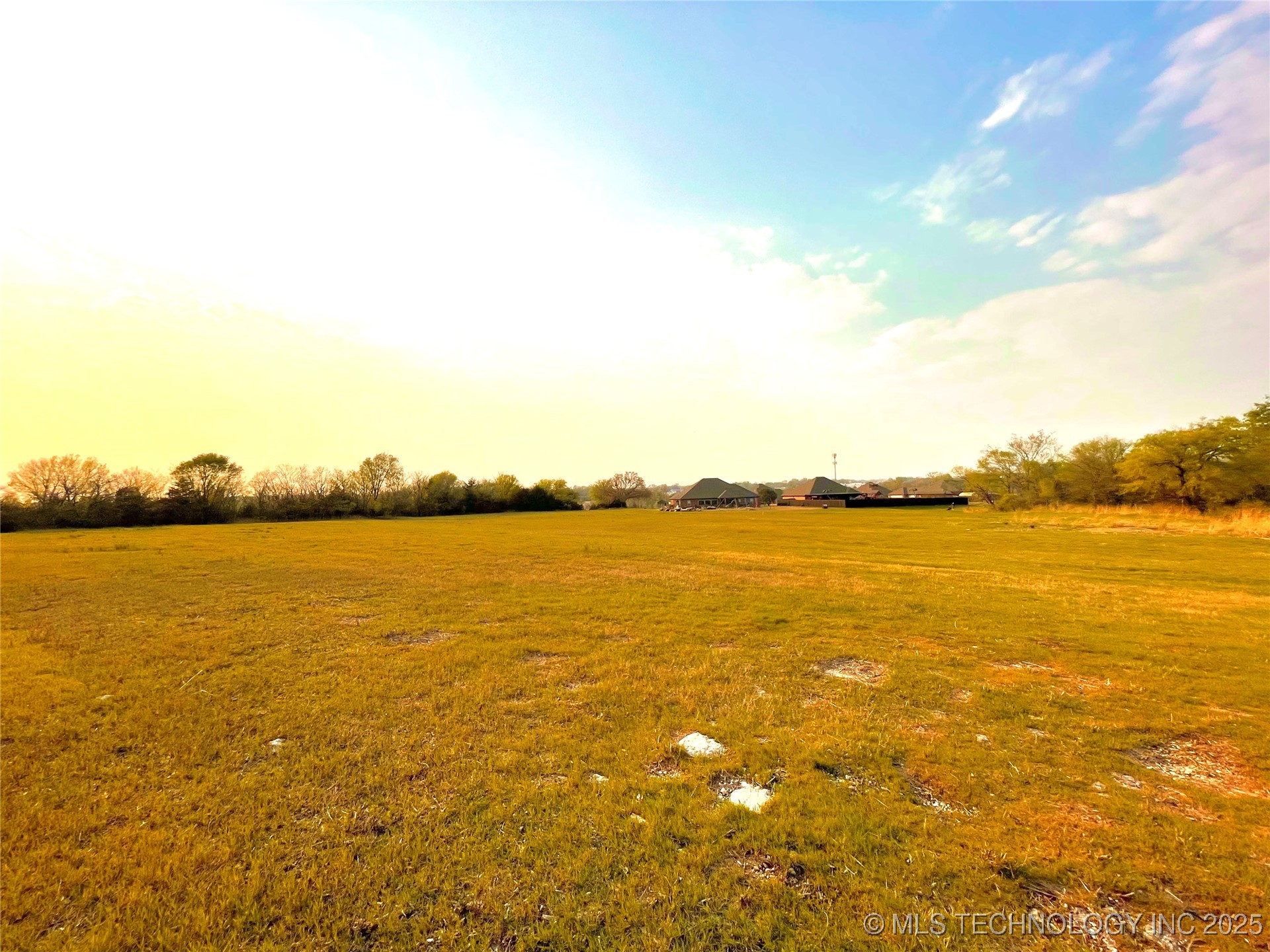 Southport Drive Property Photo 5