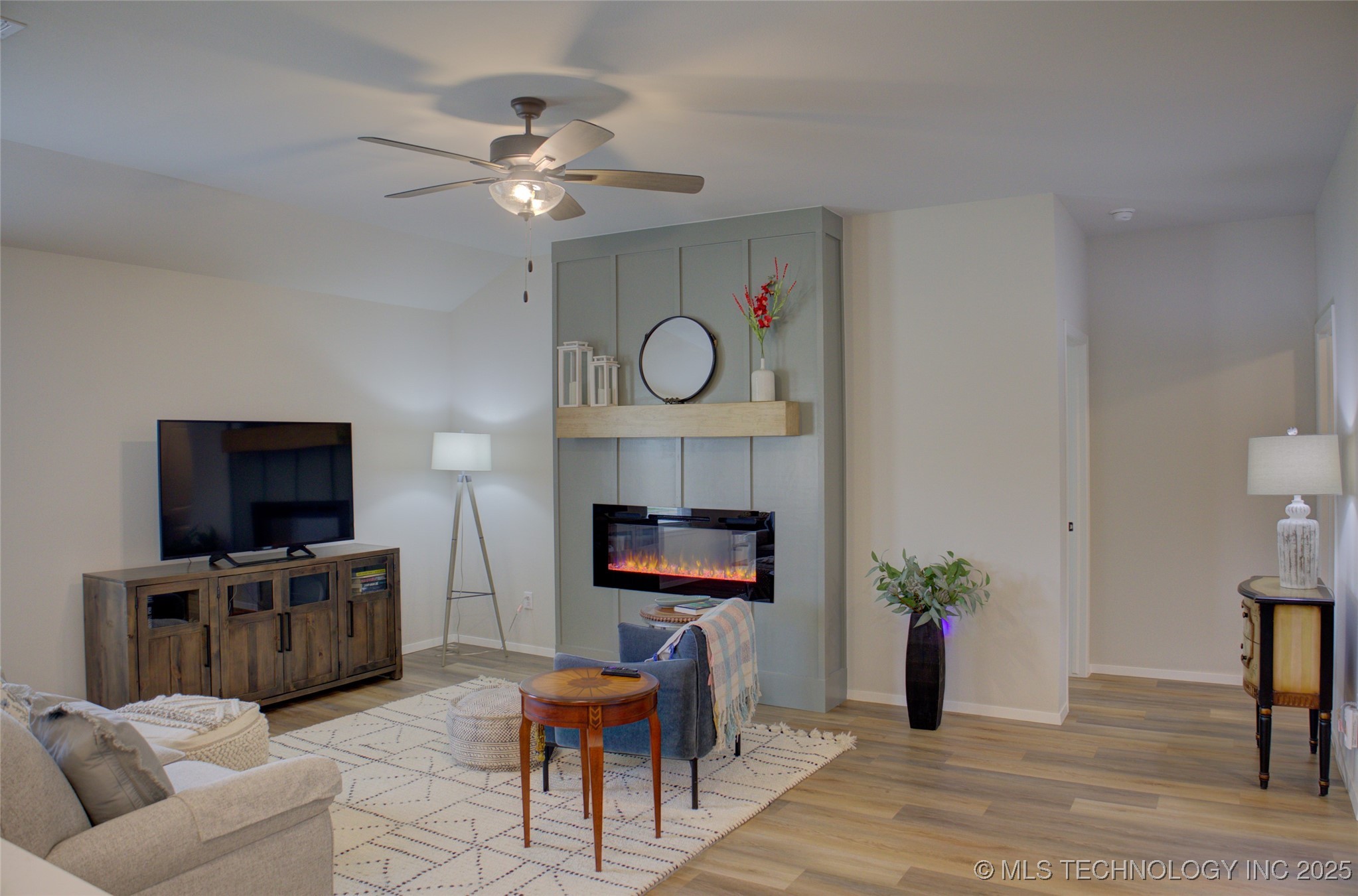 2910 W Albuquerque Place Property Photo 4