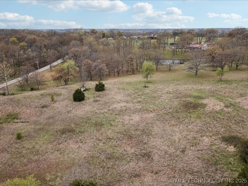 18725 E 410 Road Property Photo 2