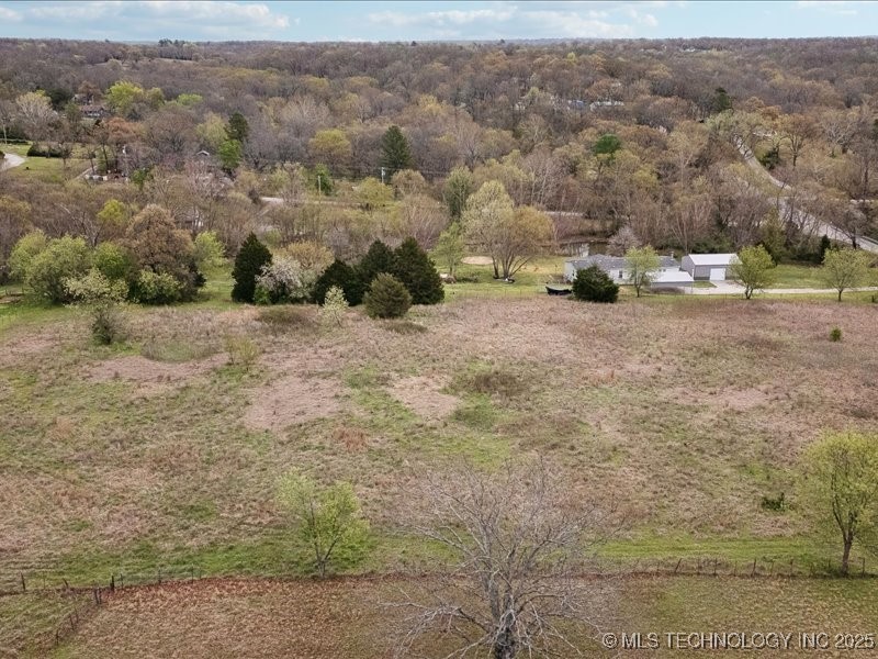 18725 E 410 Road Property Photo 4