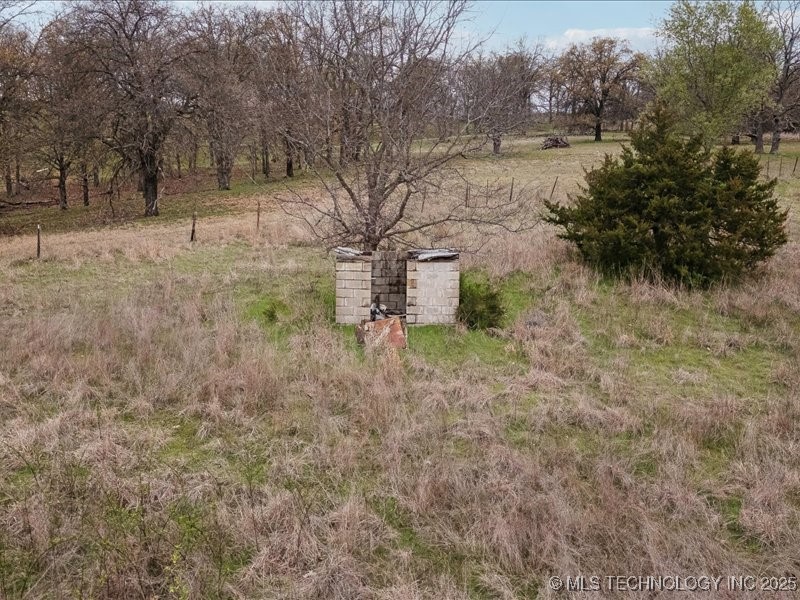 18725 E 410 Road Property Photo 5