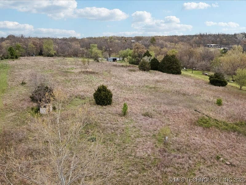 18725 E 410 Road Property Photo 6