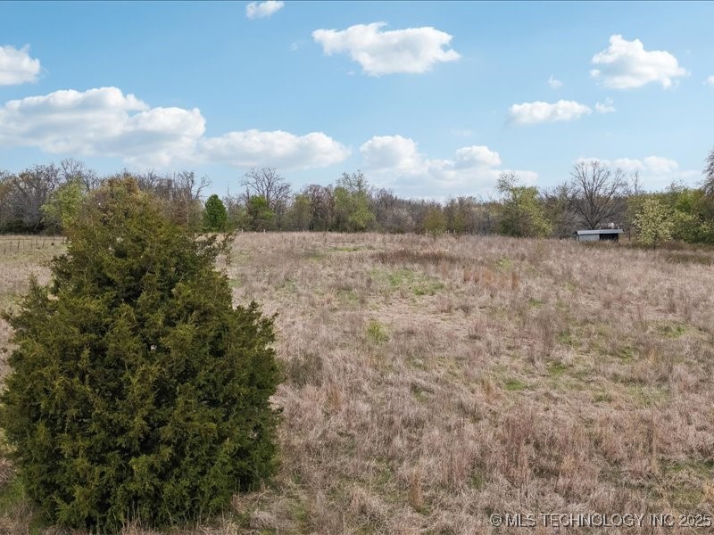 18725 E 410 Road Property Photo 7