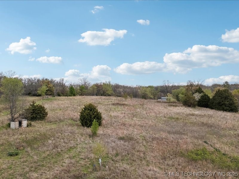 18725 E 410 Road Property Photo 8