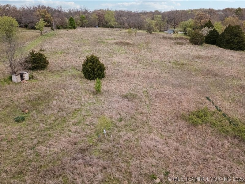 18725 E 410 Road Property Photo 9