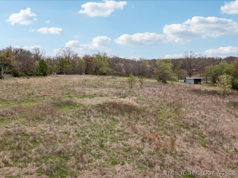 18725 E 410 Road Property Photo 10