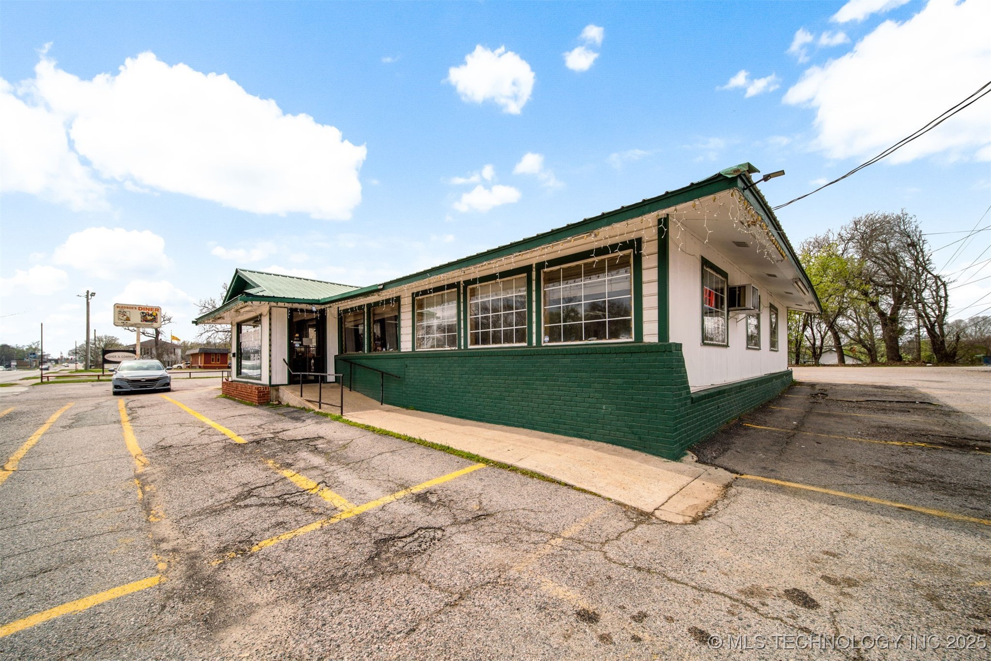 275 W Mississippi Avenue Property Photo 10
