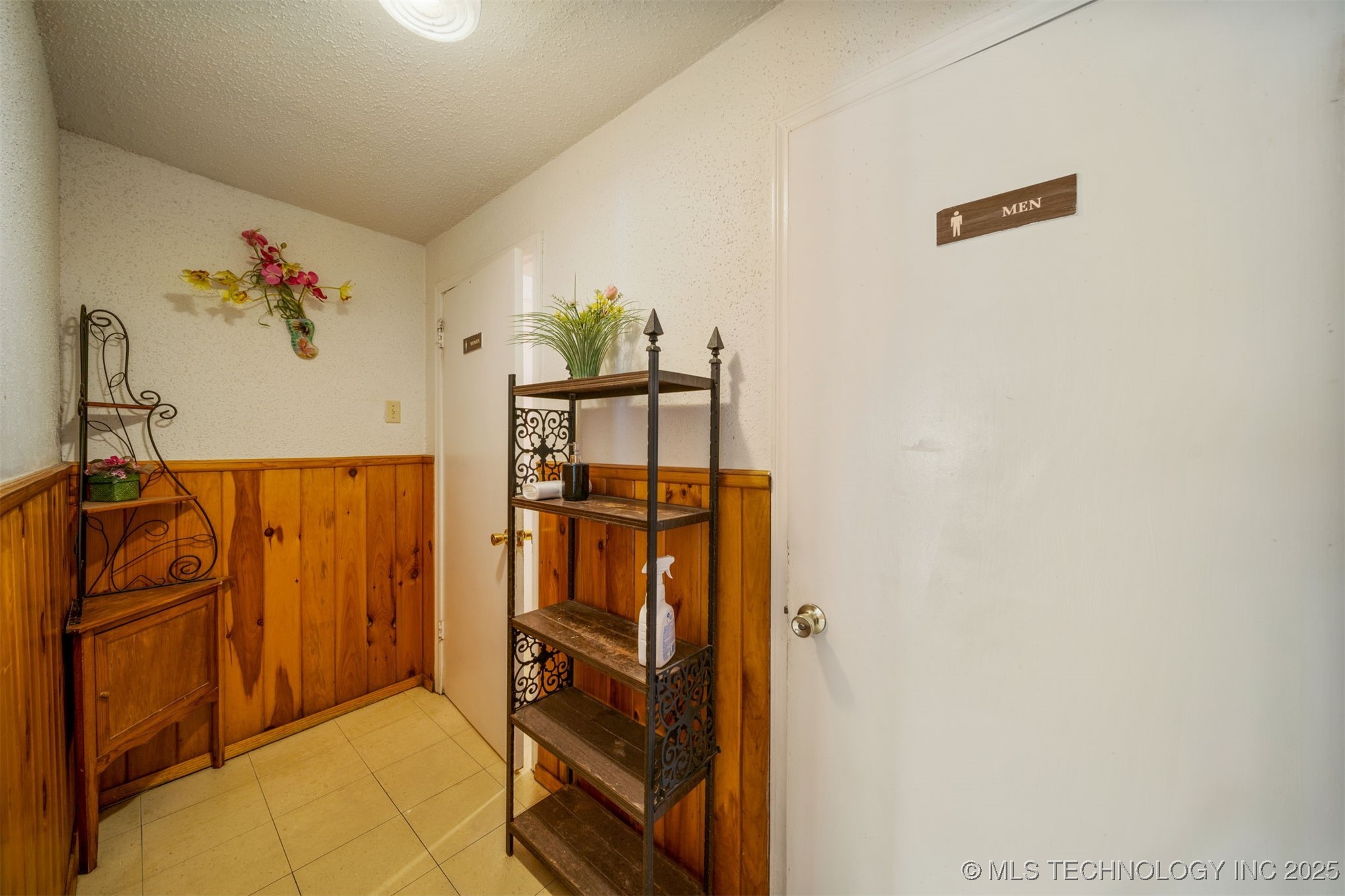 275 W Mississippi Avenue Property Photo 17