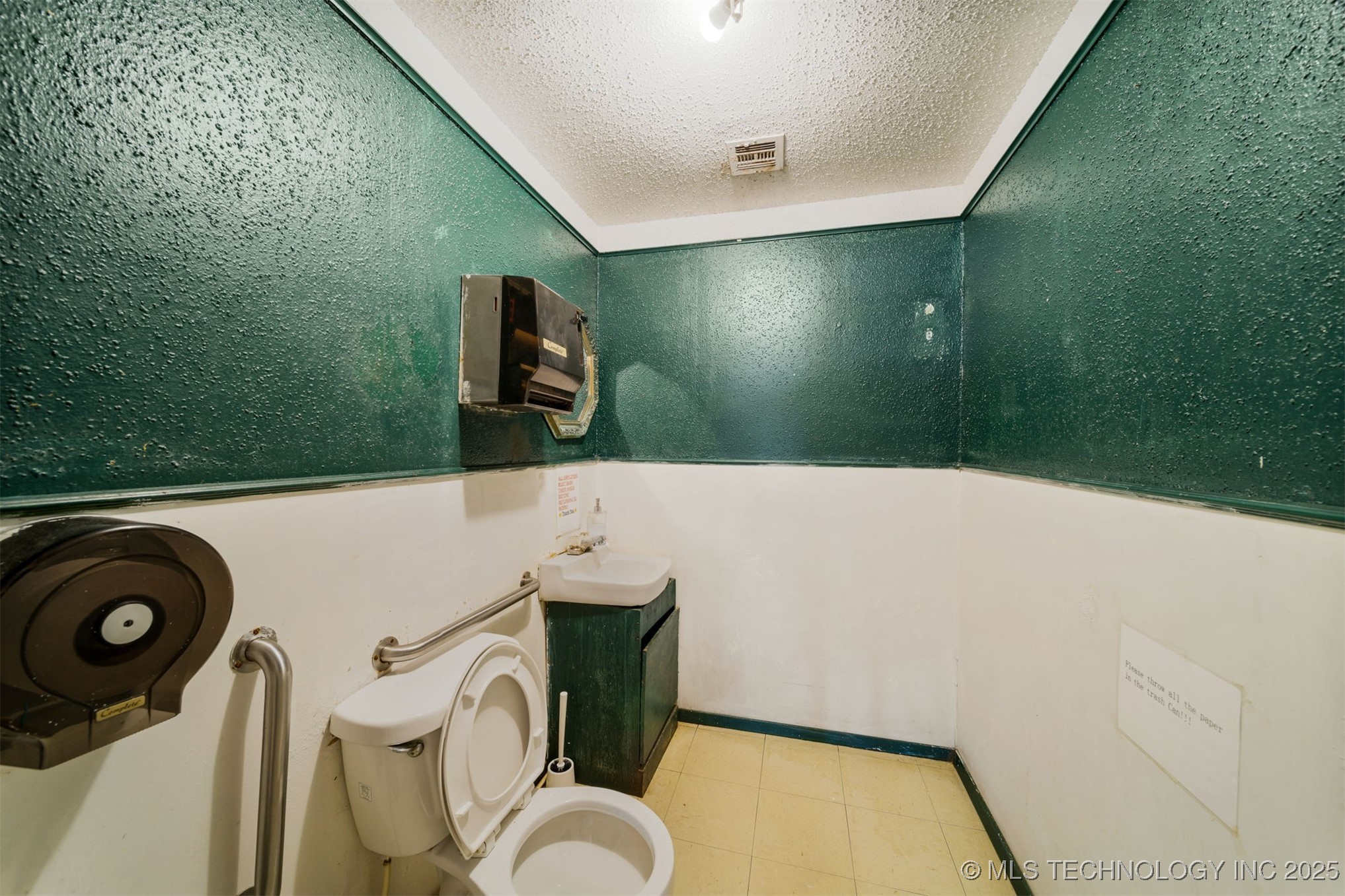 275 W Mississippi Avenue Property Photo 18