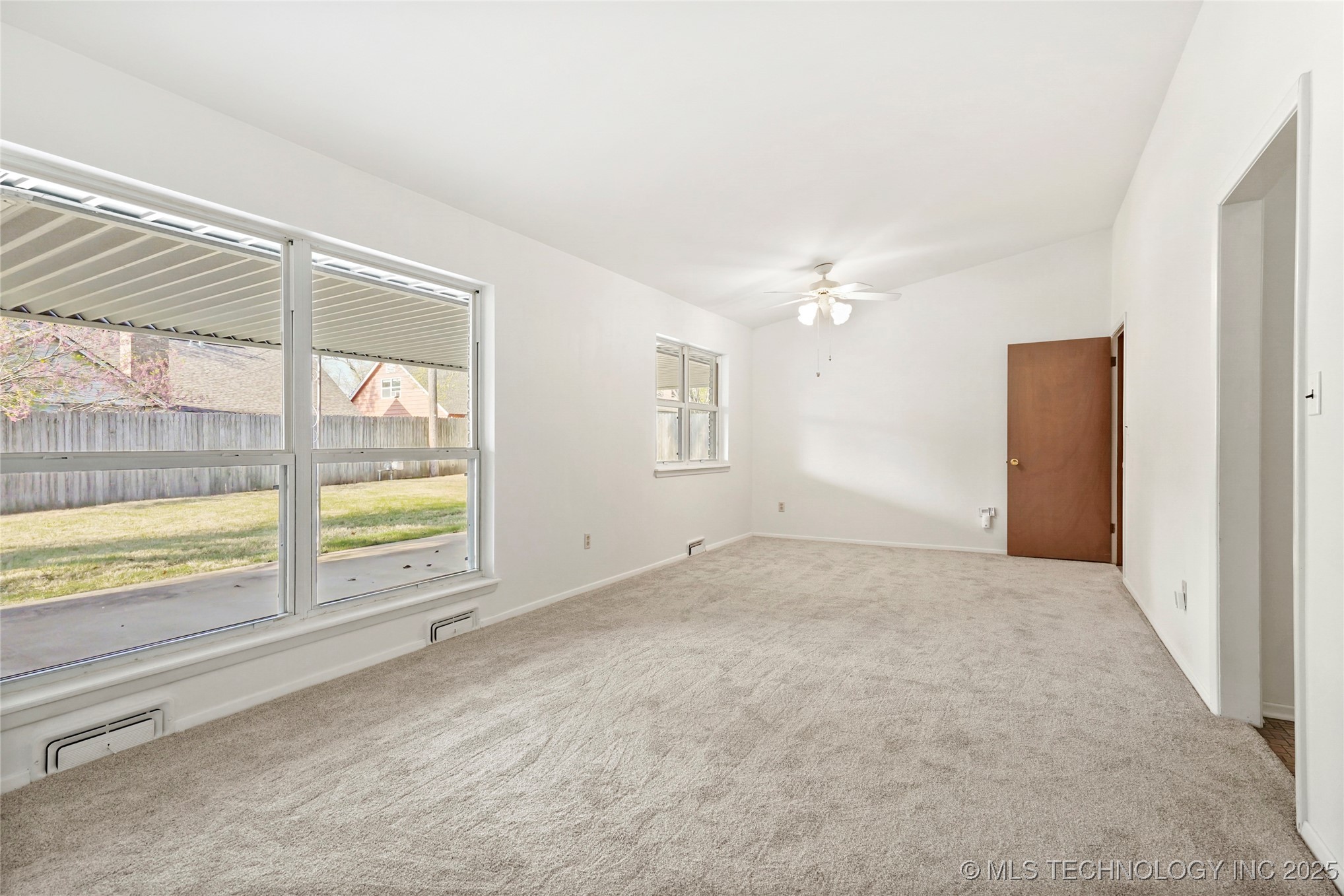 9224 E 37th Place Property Photo 5