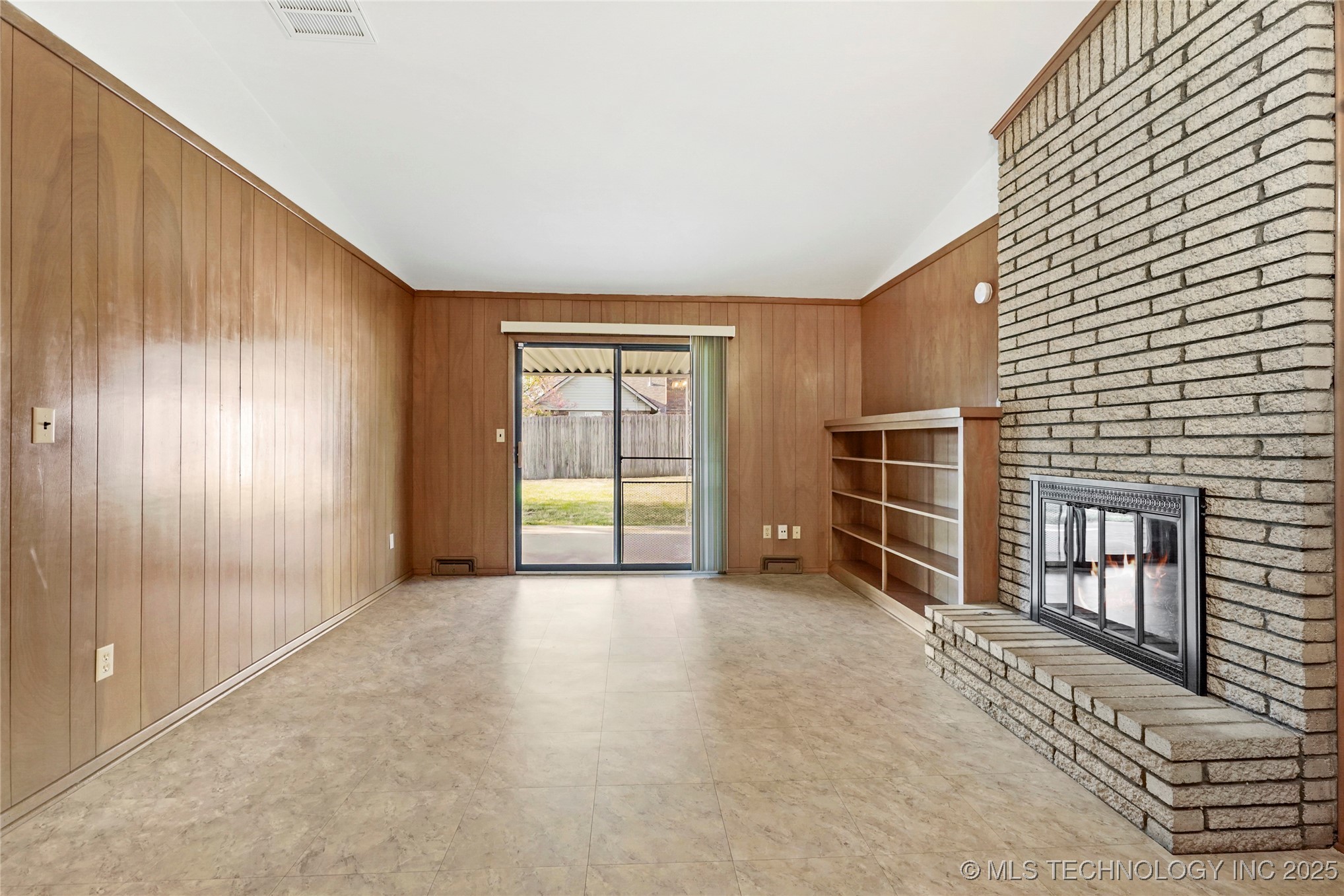 9224 E 37th Place Property Photo 8