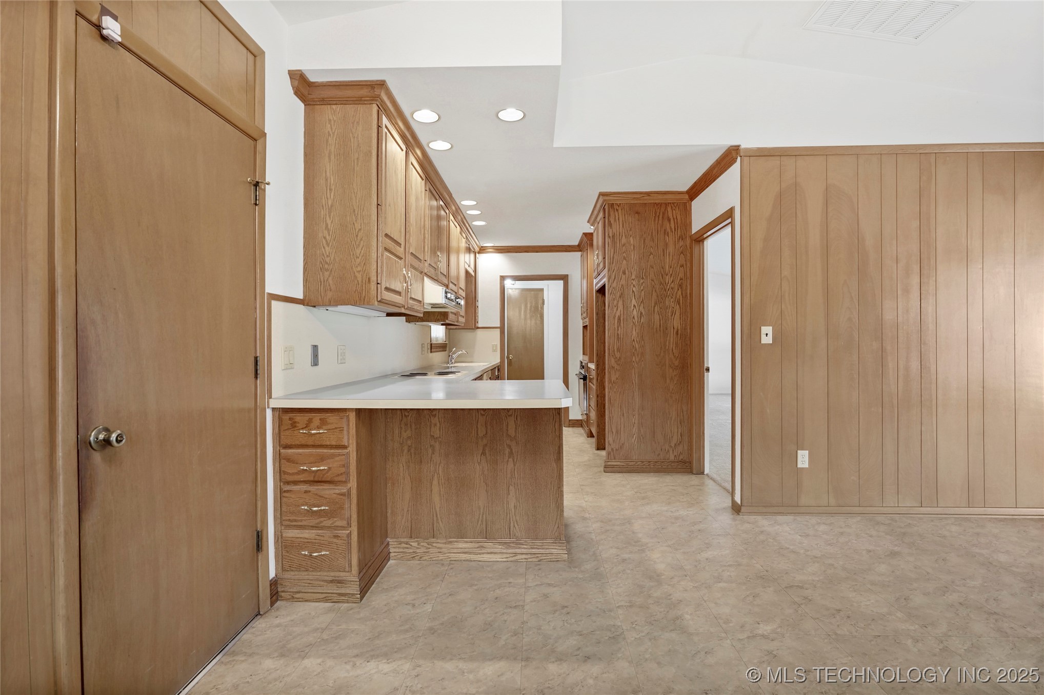 9224 E 37th Place Property Photo 11