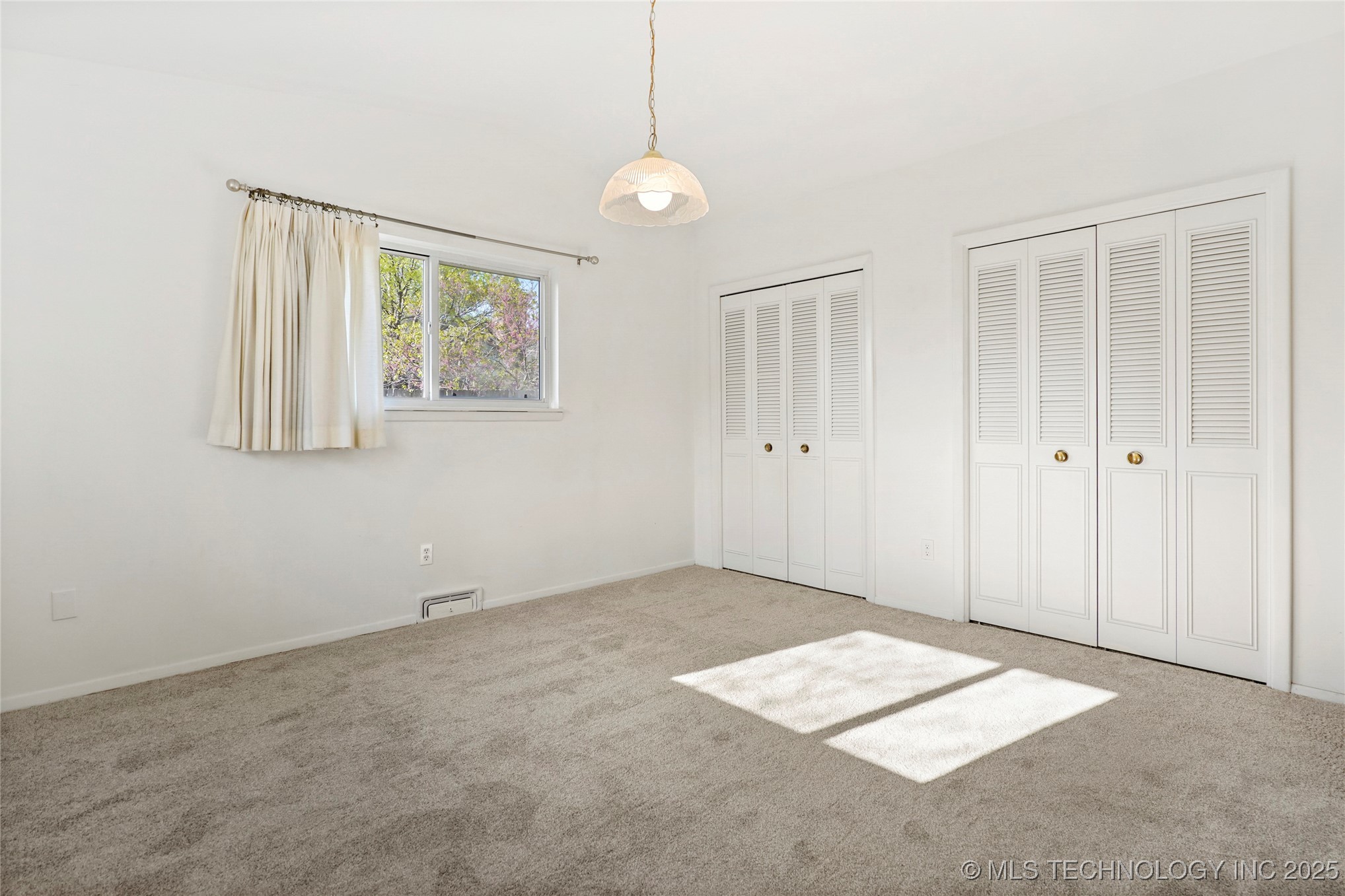 9224 E 37th Place Property Photo 17
