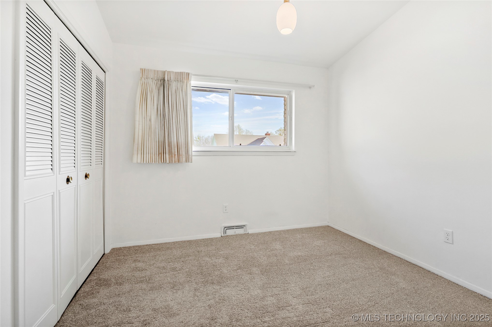 9224 E 37th Place Property Photo 19