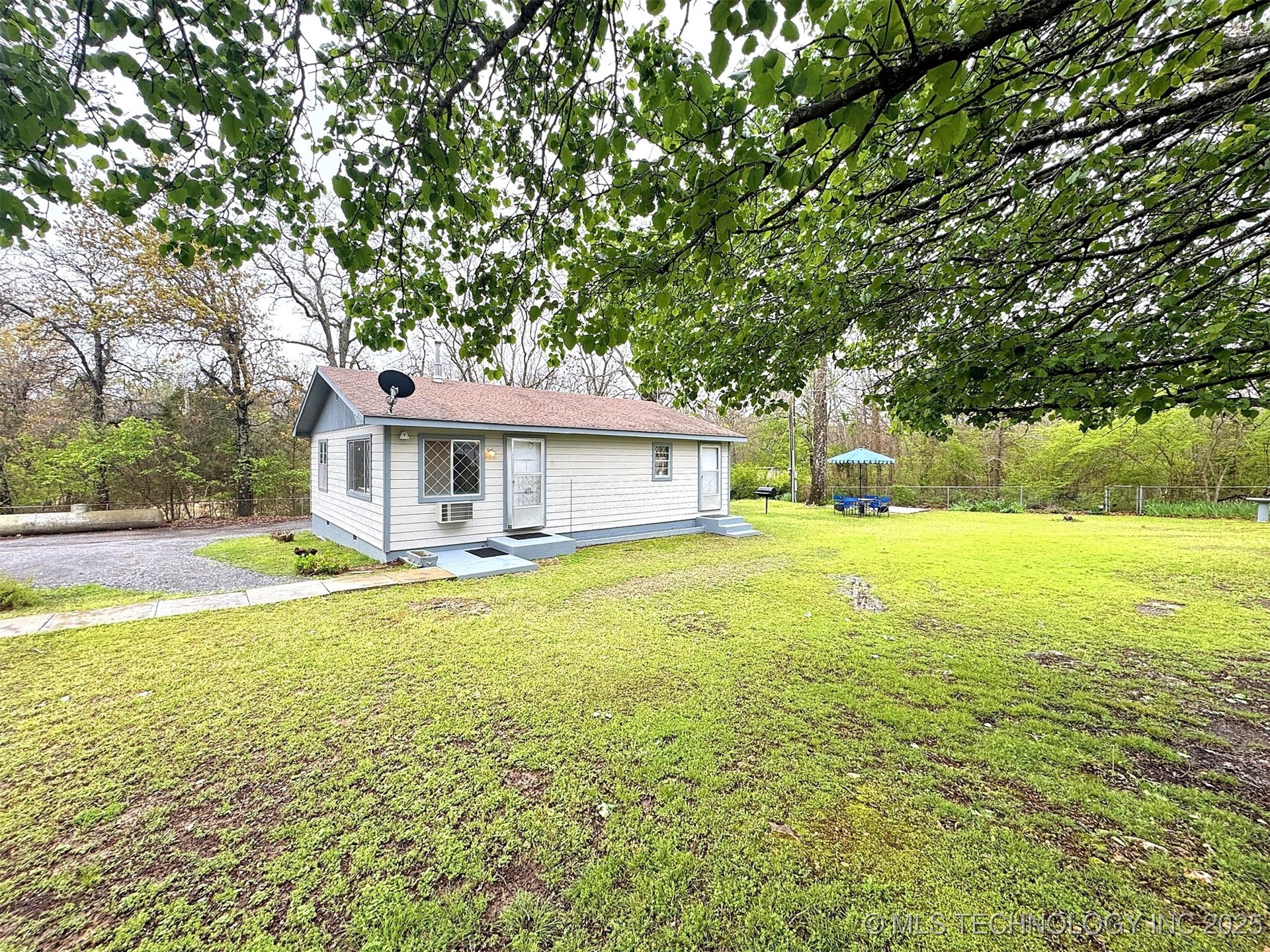 18855 S 551 Road Property Photo 1