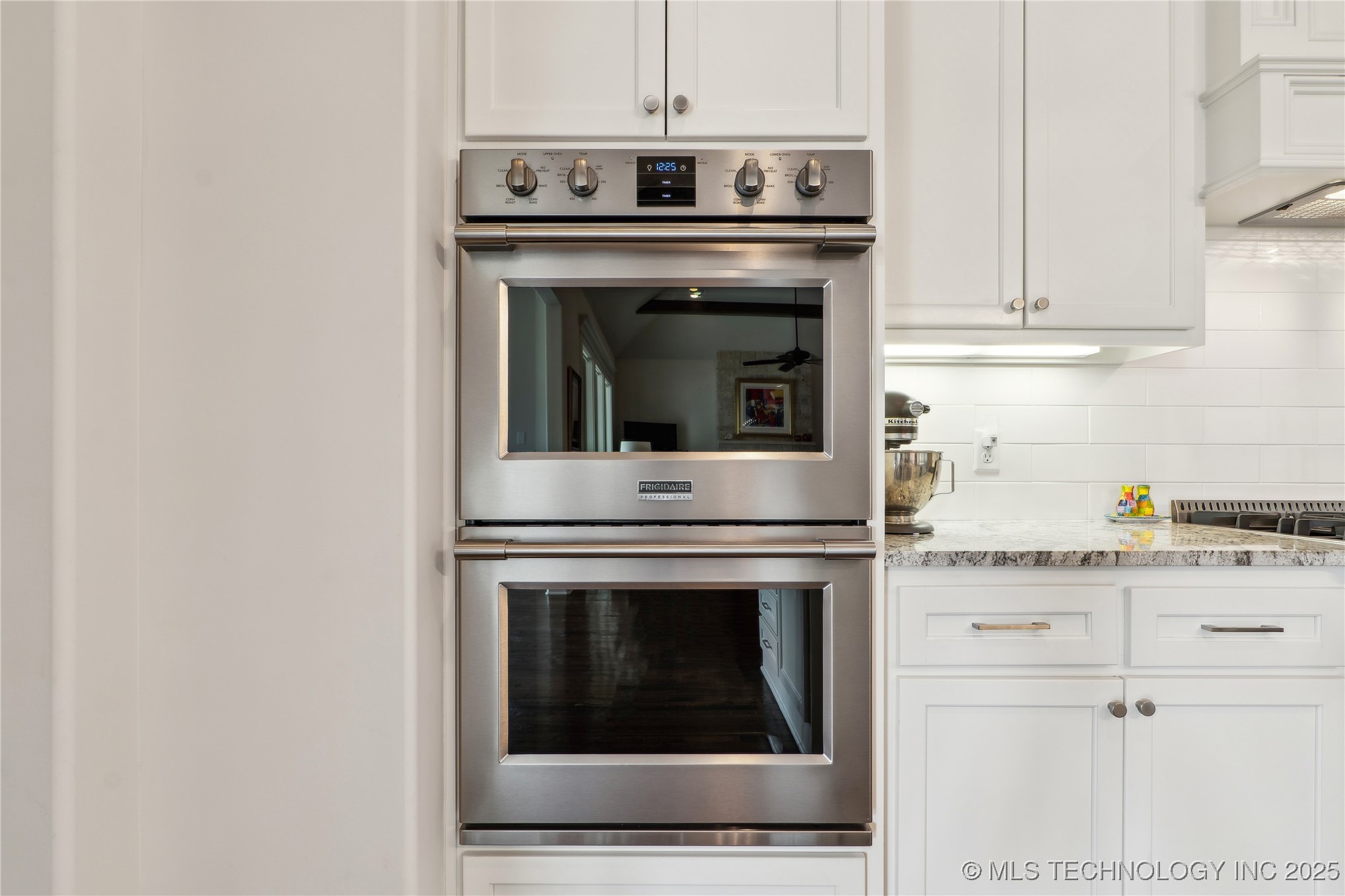 10006 S Hudson Place Property Photo 20