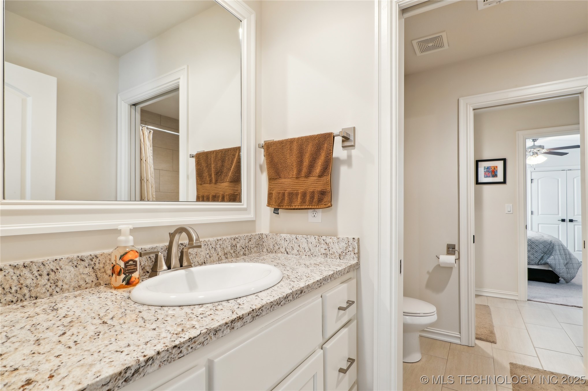 10006 S Hudson Place Property Photo 36